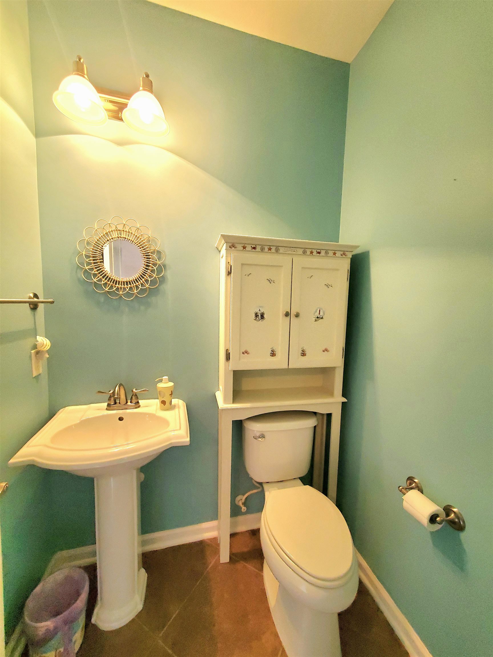 204 Chesterfield Ct. Property Photo 18