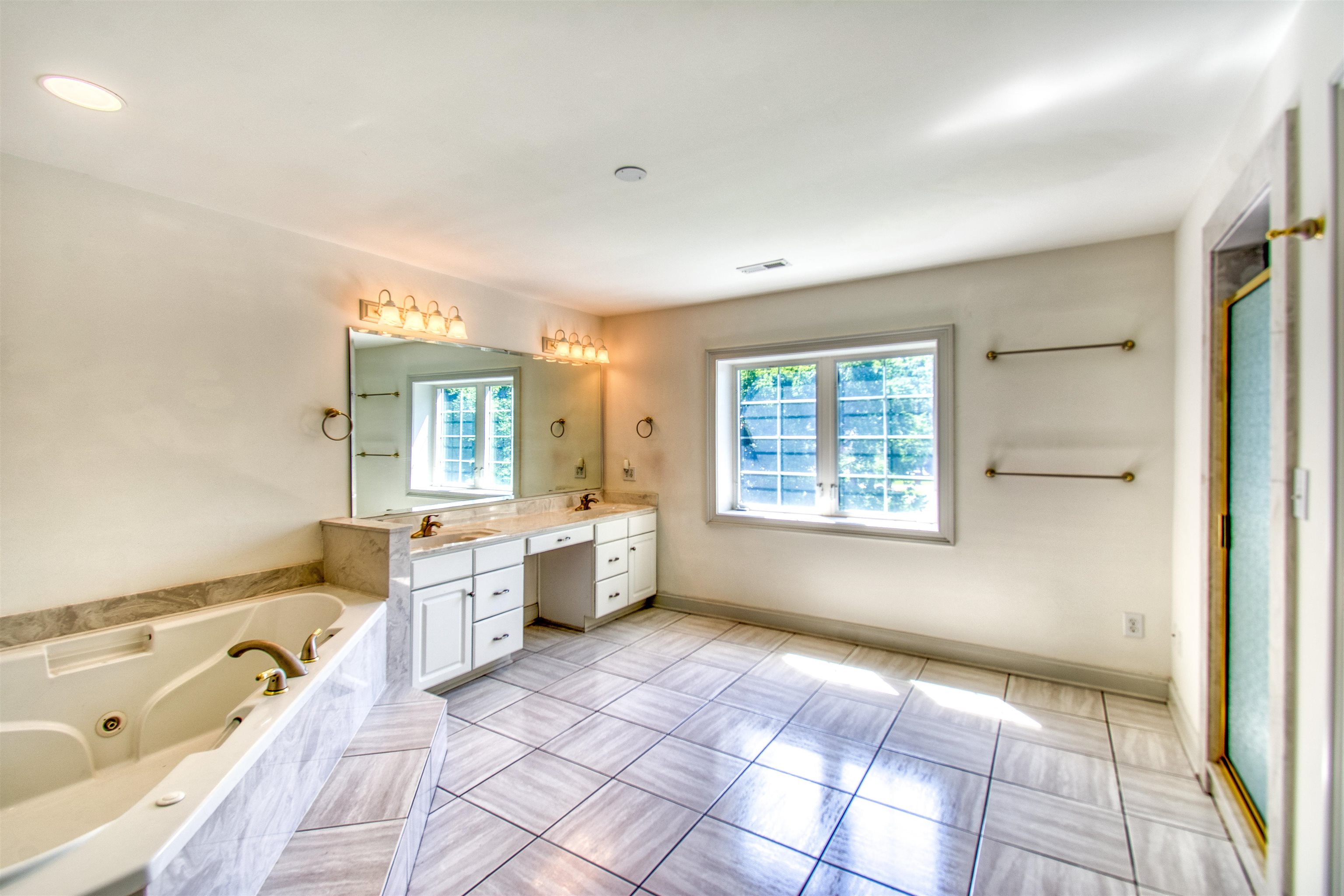 256 Long Ridge Dr. Property Photo 17