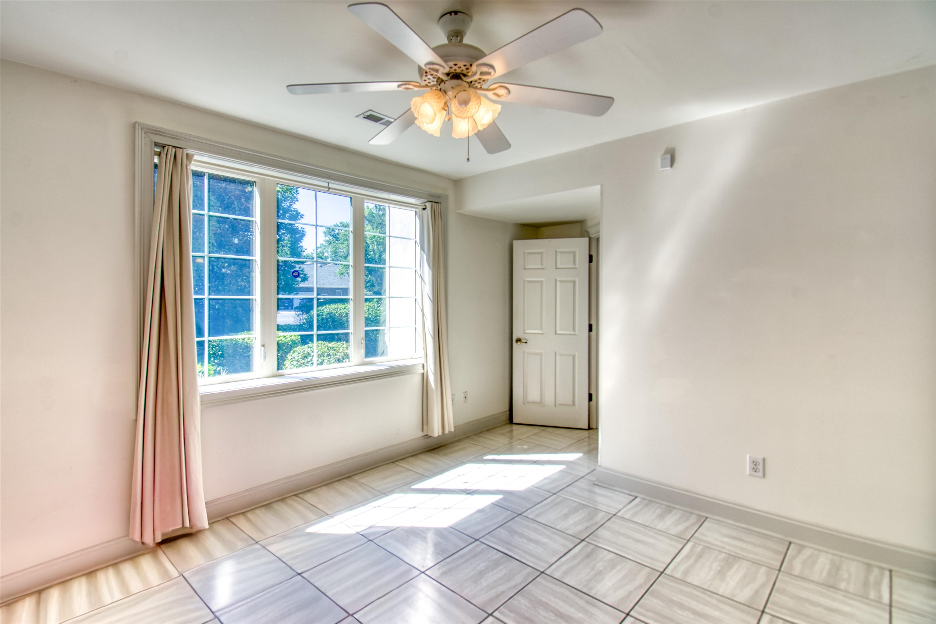256 Long Ridge Dr. Property Photo 29