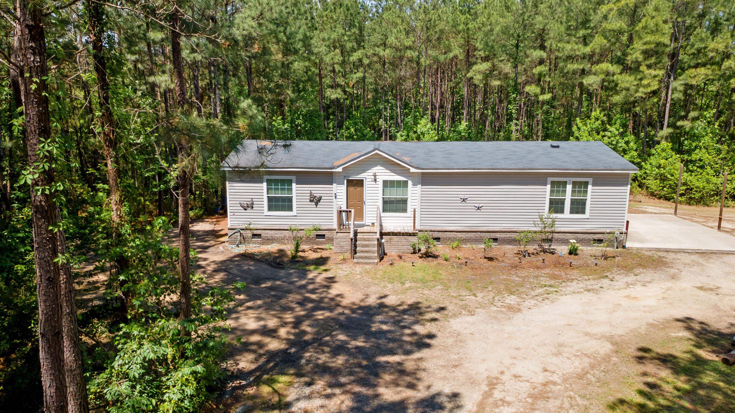 1209 Railroad Dr. Property Photo 2