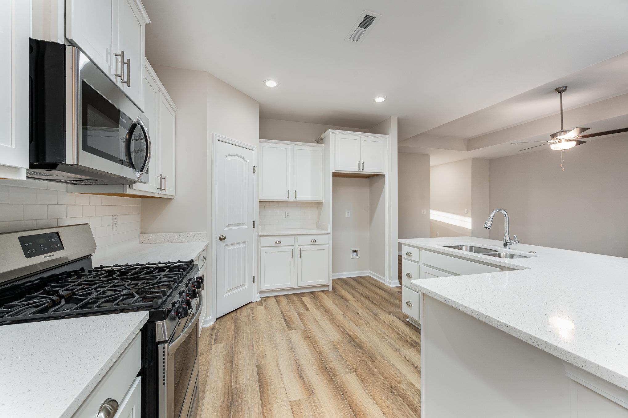 5115 Water Breeze Ct. Property Photo 5