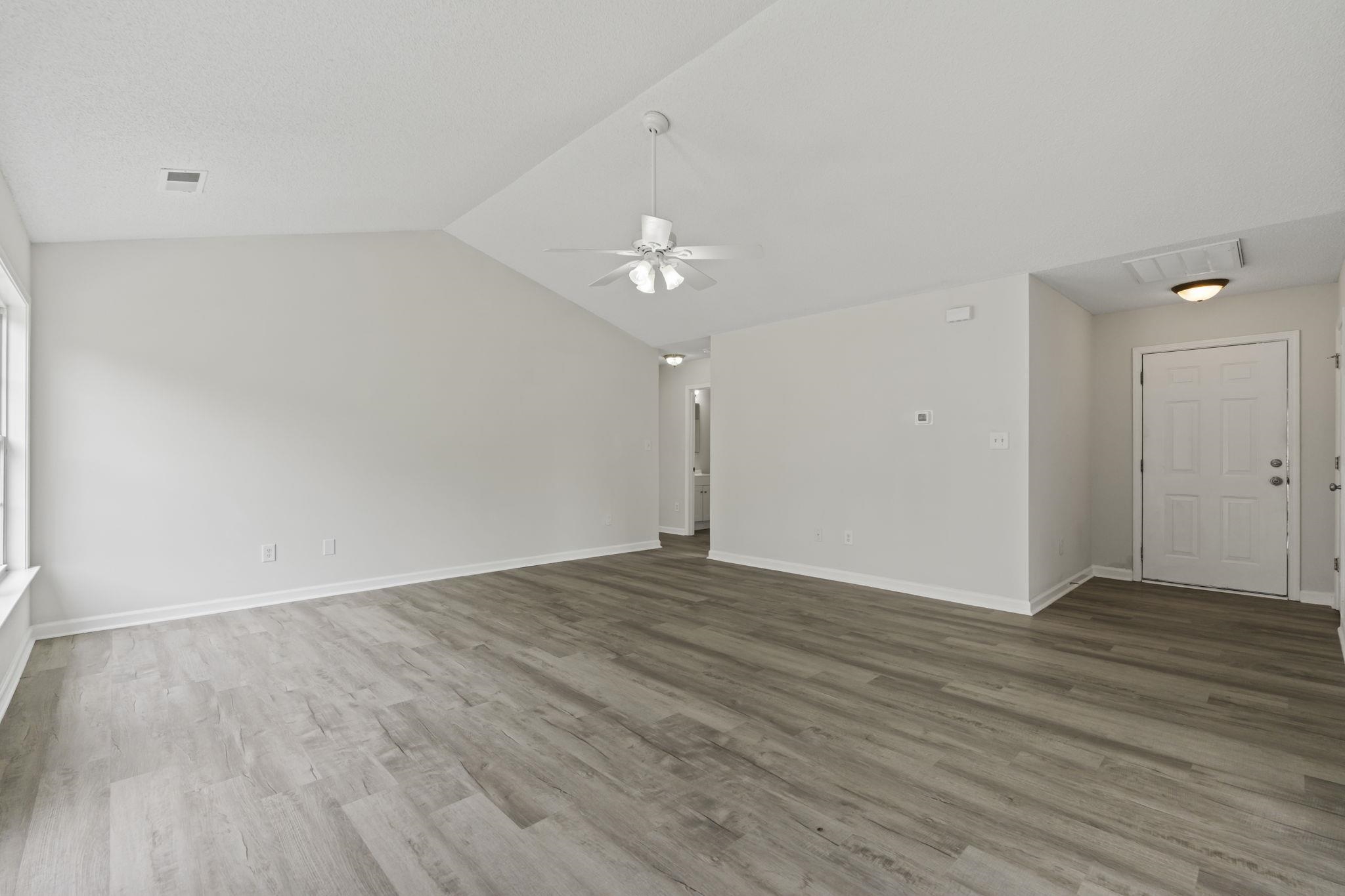 957 Bellflower Dr. Property Photo 11
