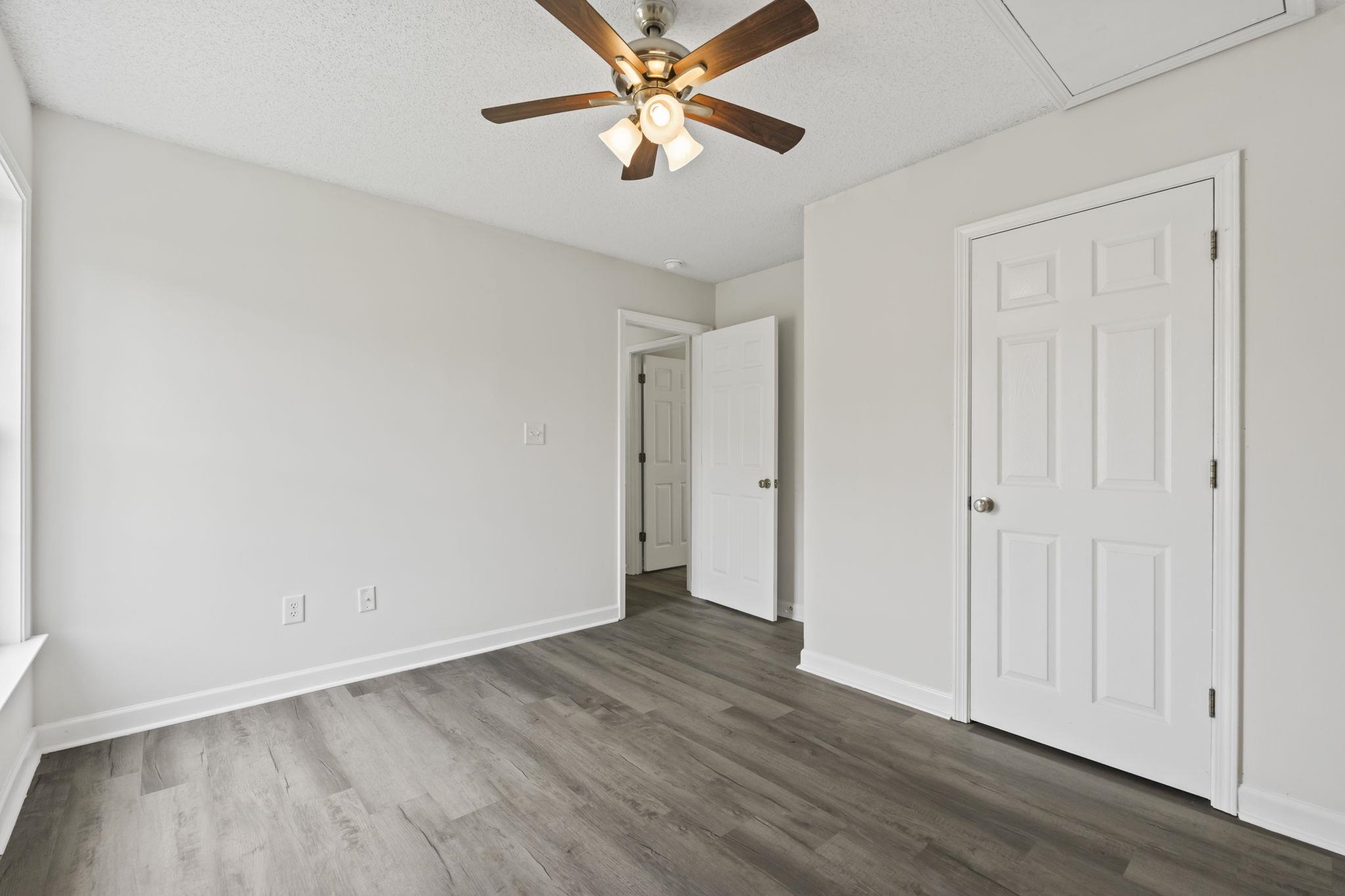 957 Bellflower Dr. Property Photo 18