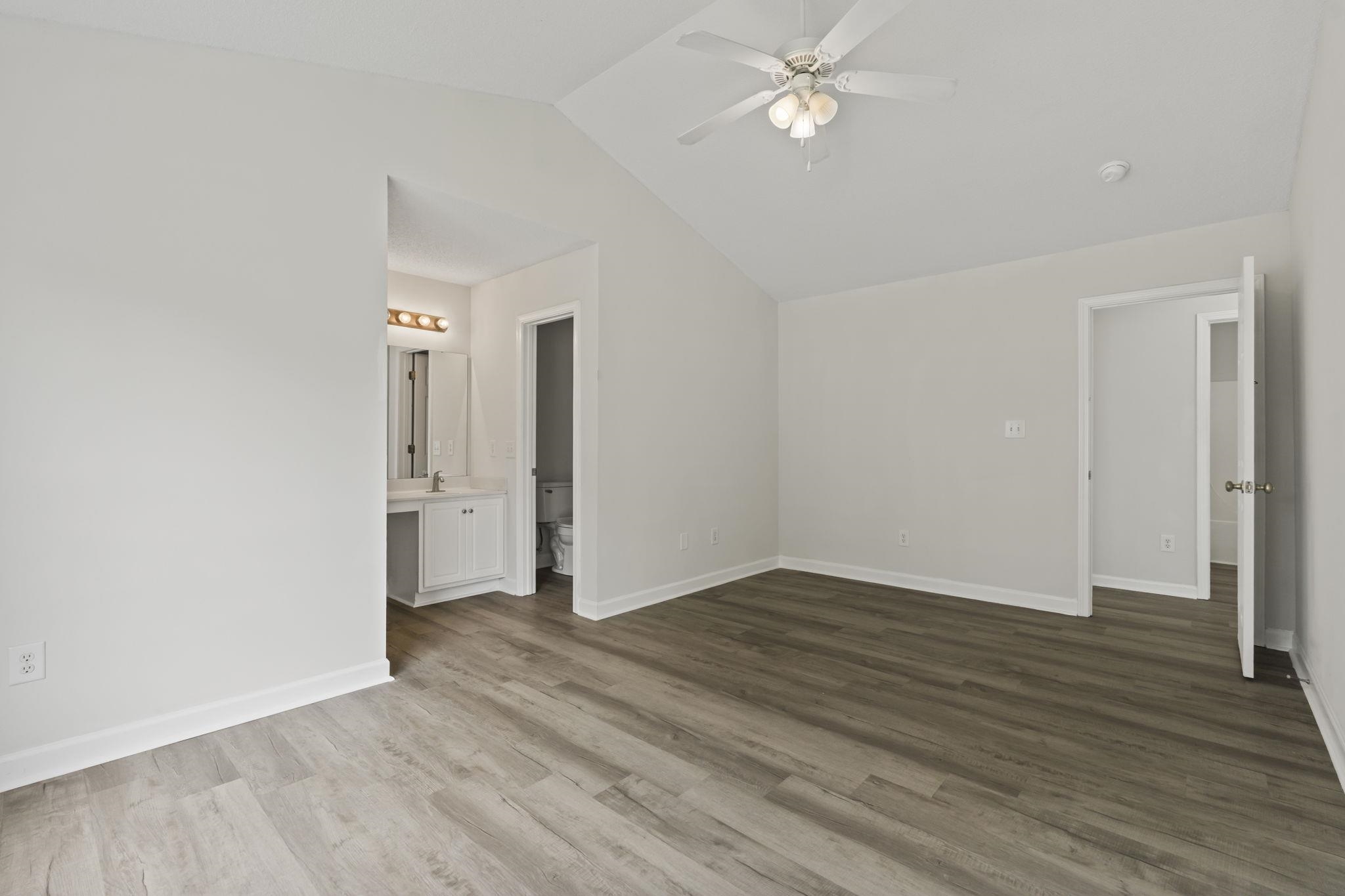 957 Bellflower Dr. Property Photo 20