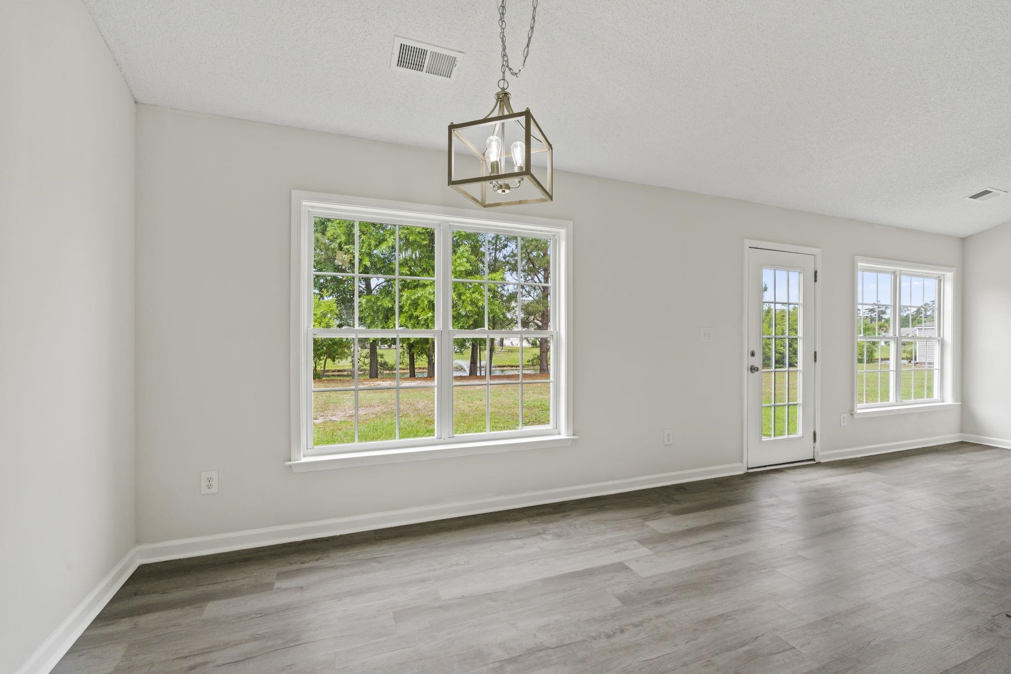 957 Bellflower Dr. Property Photo 32