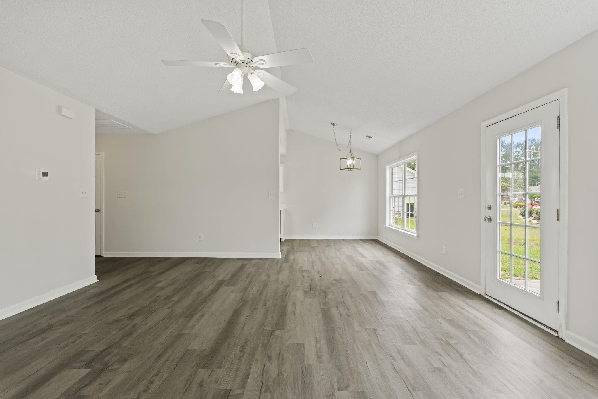 957 Bellflower Dr. Property Photo 37