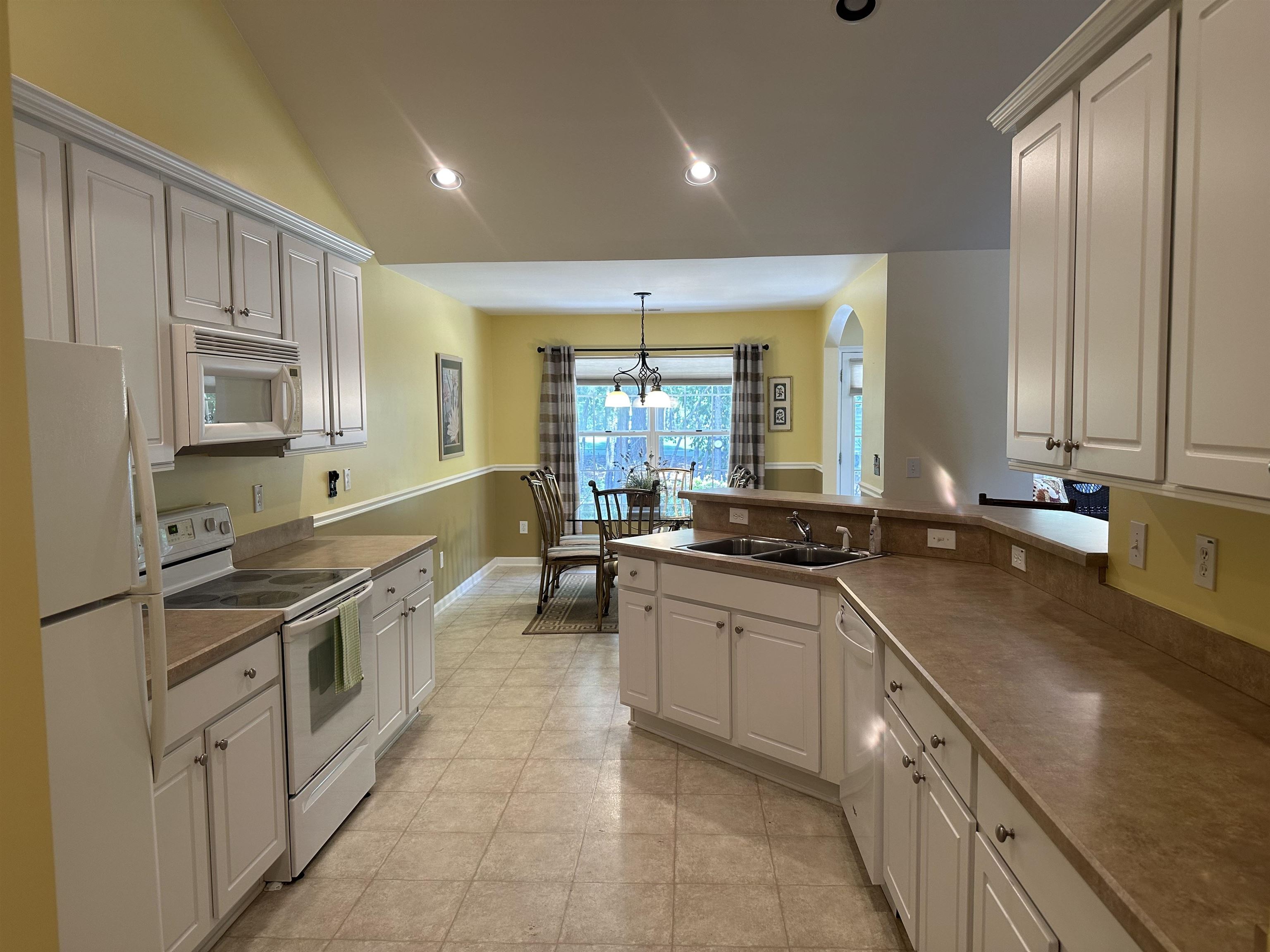 100 Barclay Dr. Property Photo 4