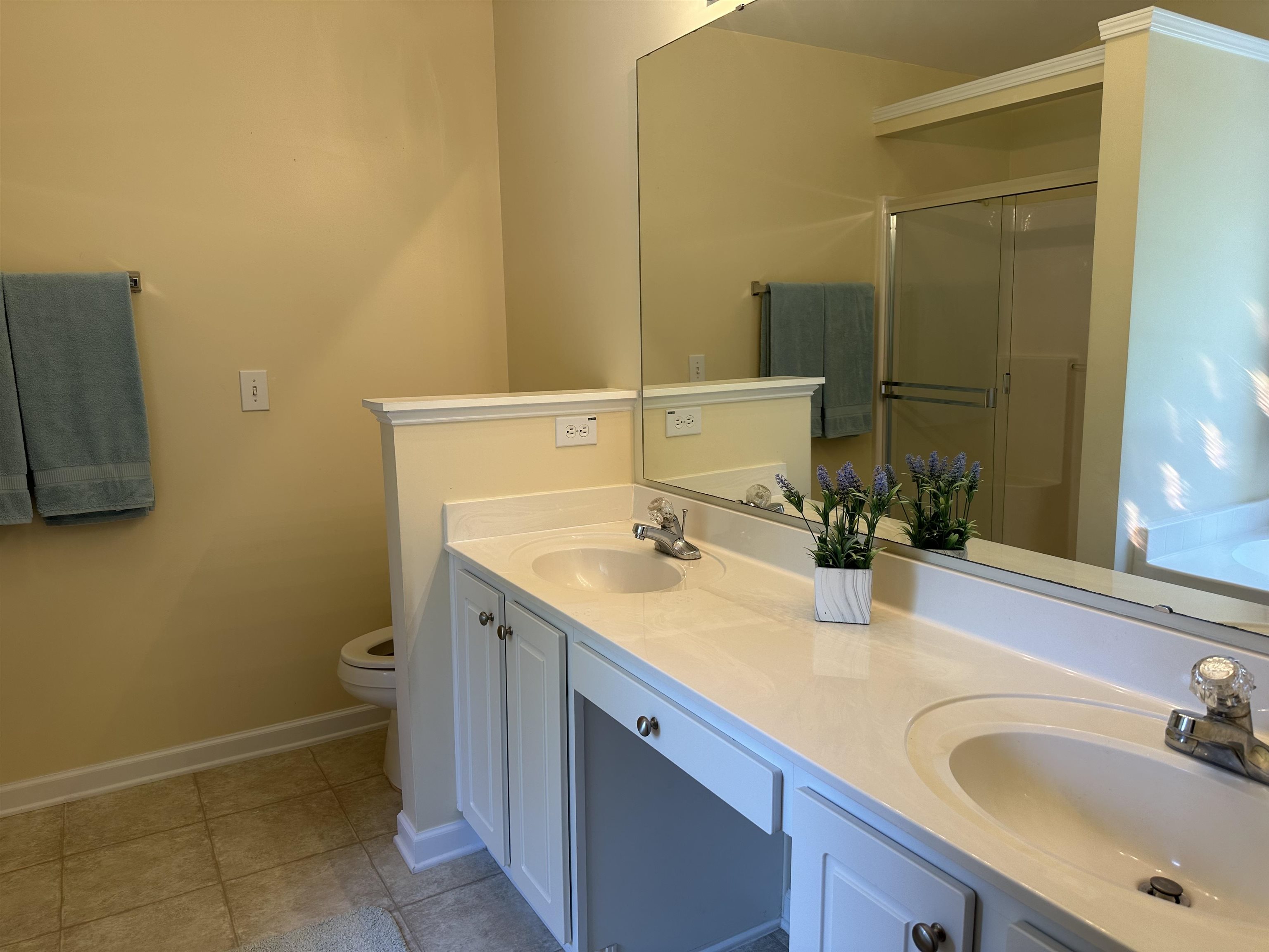 100 Barclay Dr. Property Photo 12