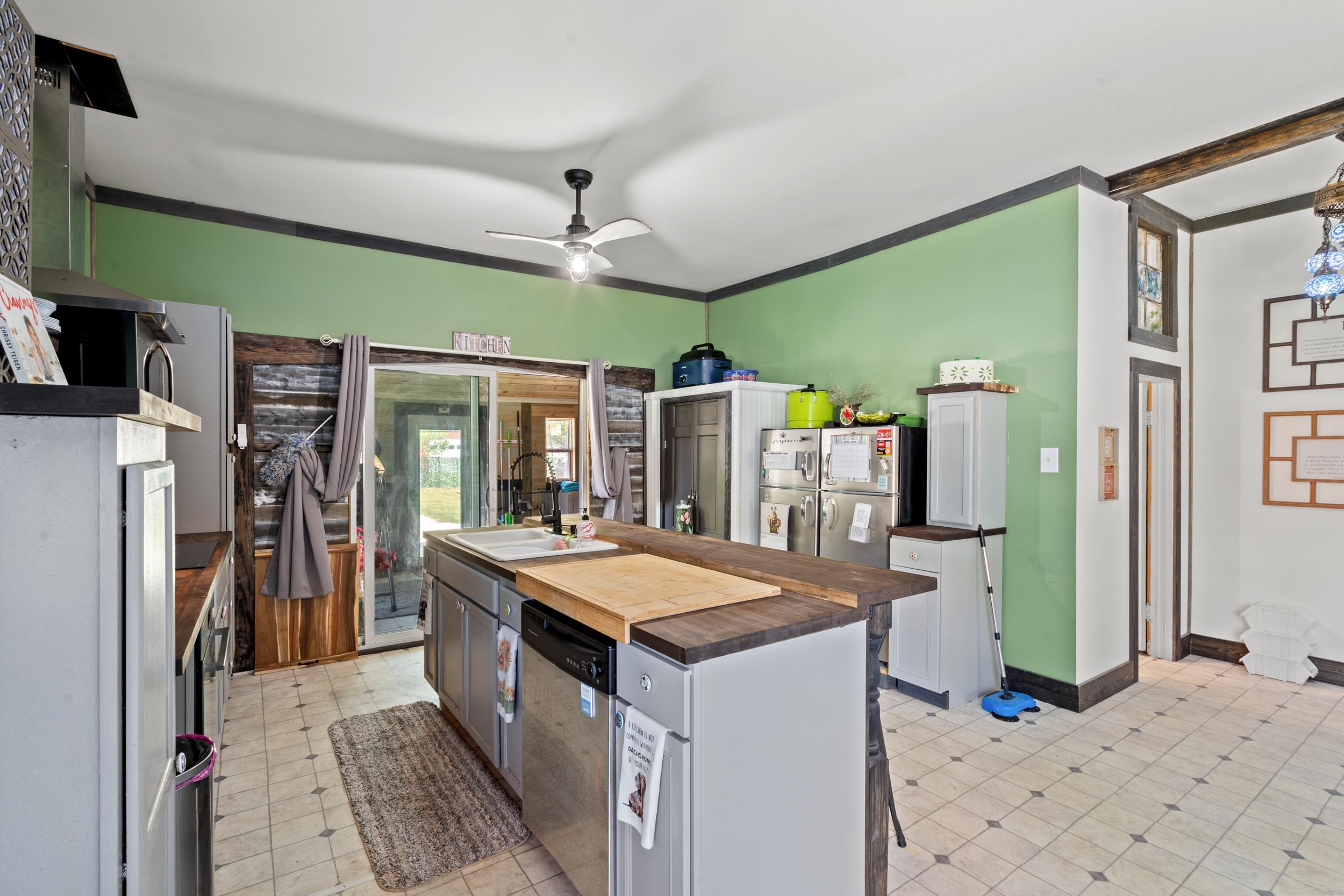 209 S Walnut St. Property Photo 5