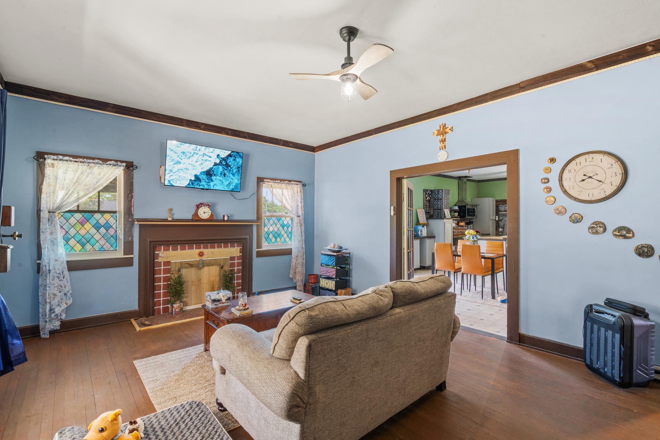 209 S Walnut St. Property Photo 8