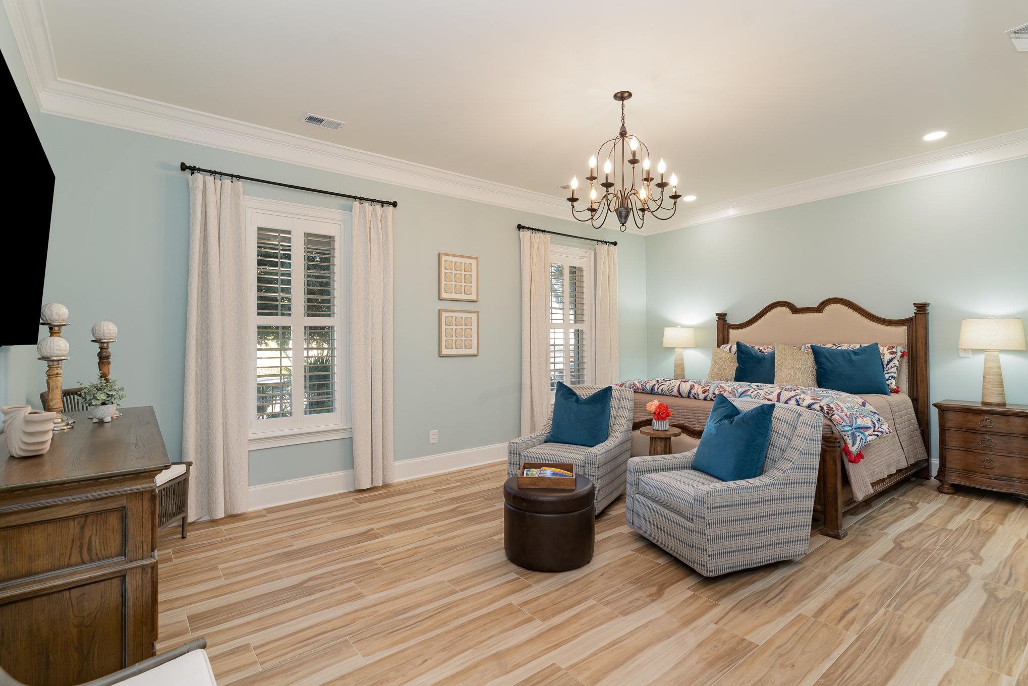 752 Crystal Water Way Property Photo 4