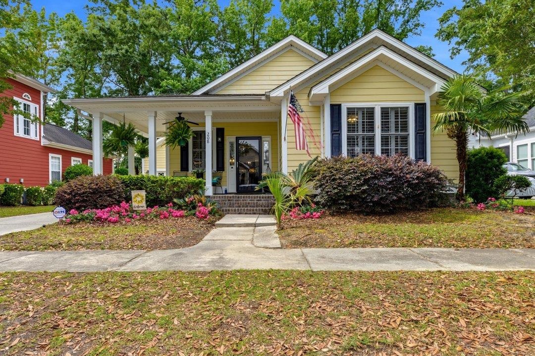 208 Greenwich Dr. Property Photo 1
