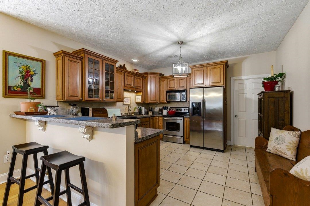 208 Greenwich Dr. Property Photo 7