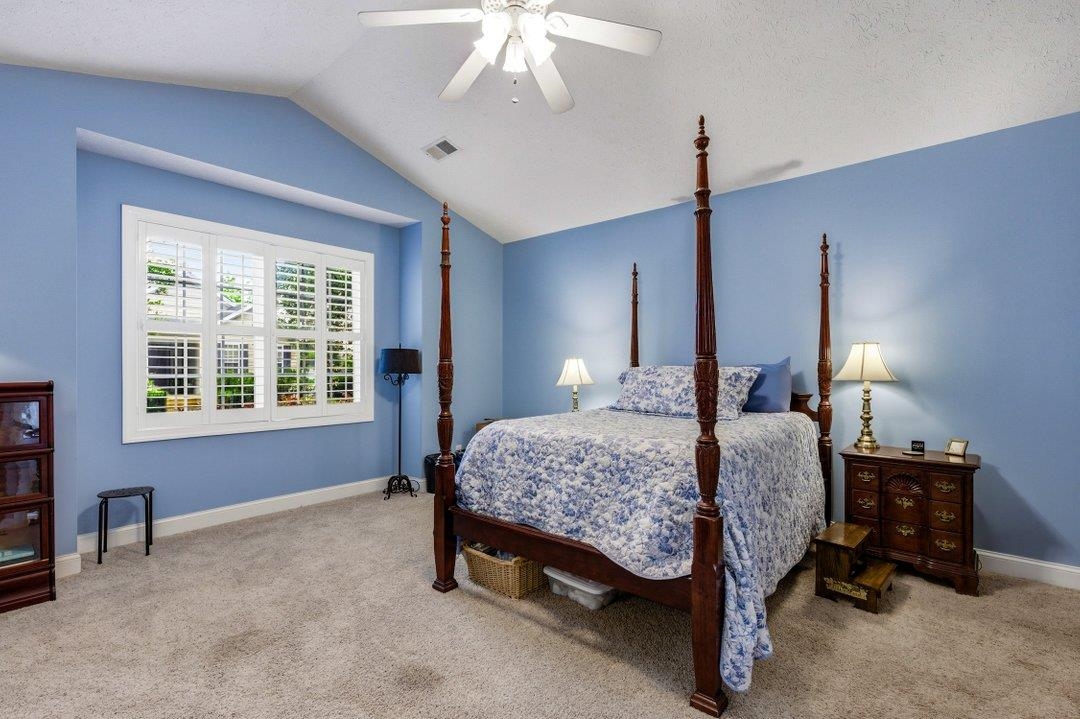 208 Greenwich Dr. Property Photo 13