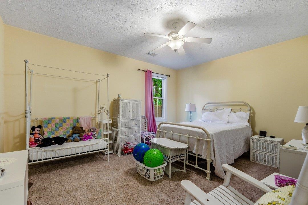 208 Greenwich Dr. Property Photo 17
