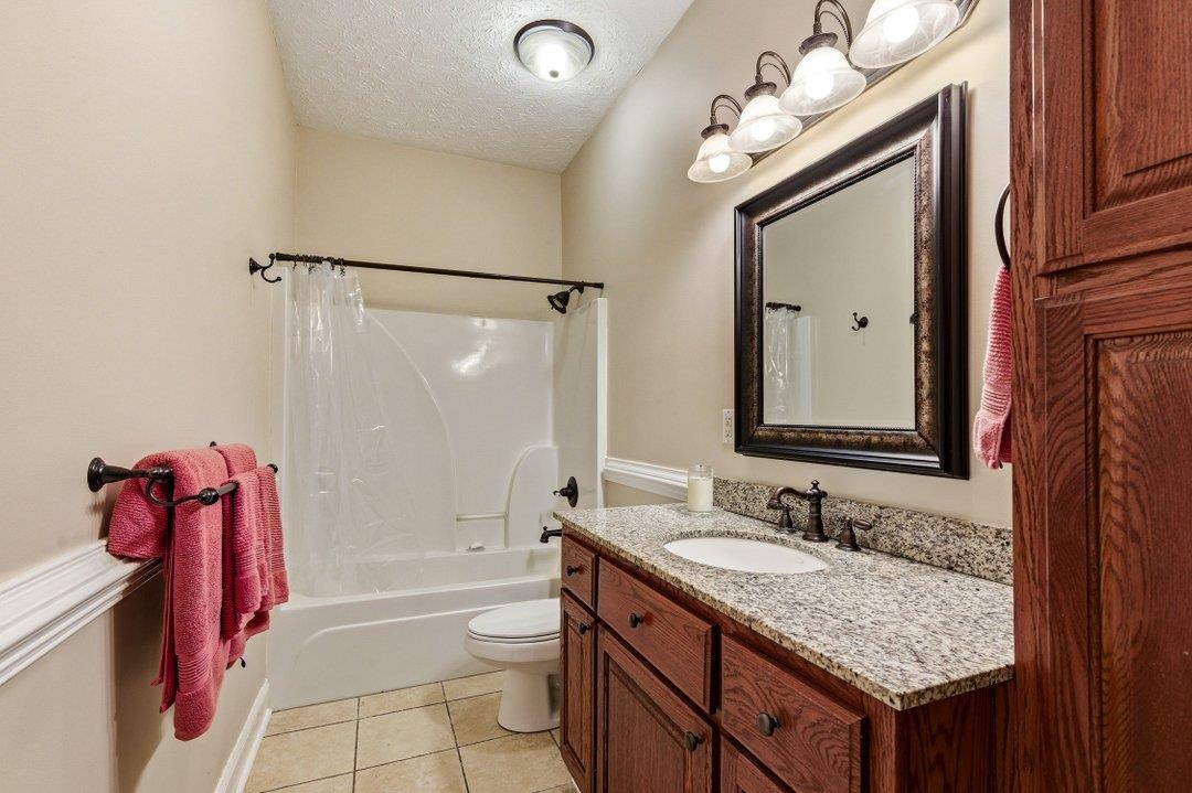 208 Greenwich Dr. Property Photo 18