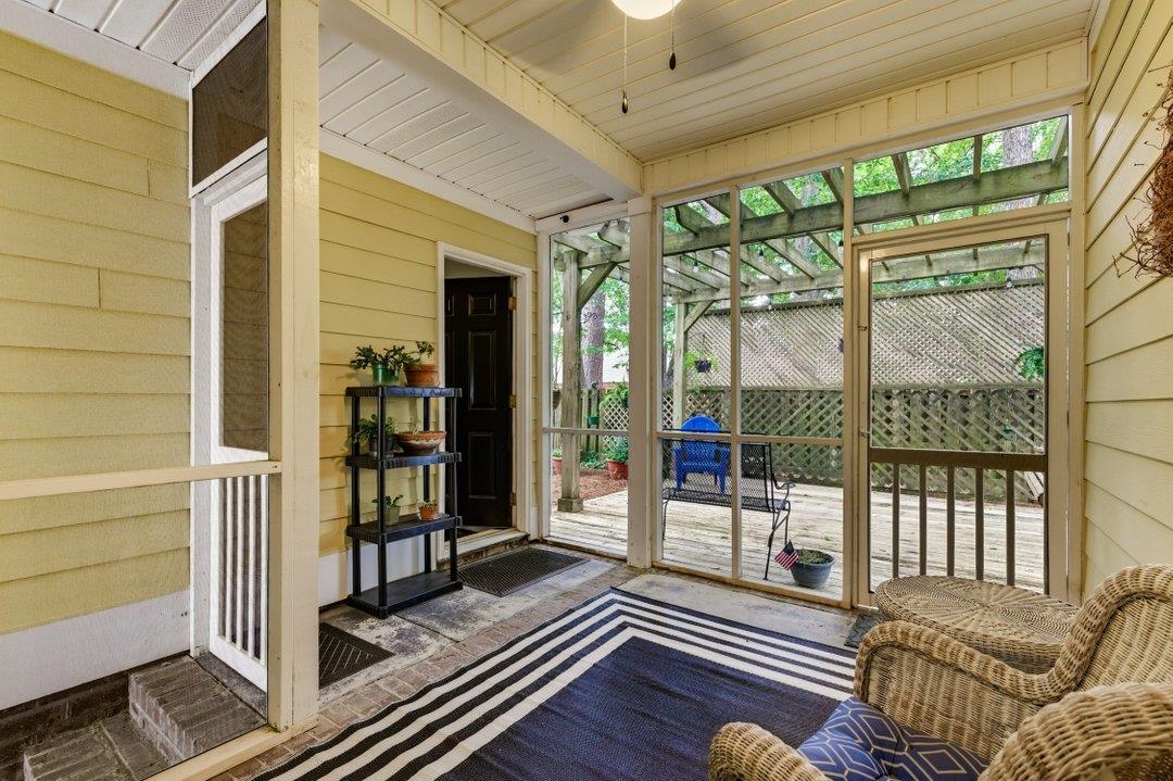 208 Greenwich Dr. Property Photo 19