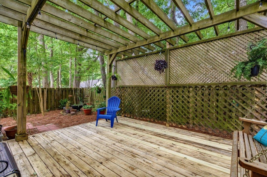 208 Greenwich Dr. Property Photo 21