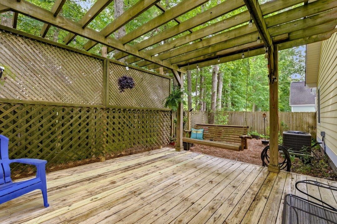 208 Greenwich Dr. Property Photo 23