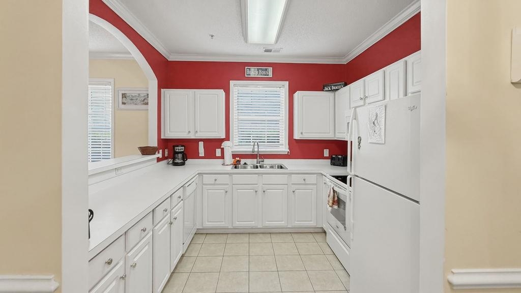 6015 Catalina Dr. Property Photo 3