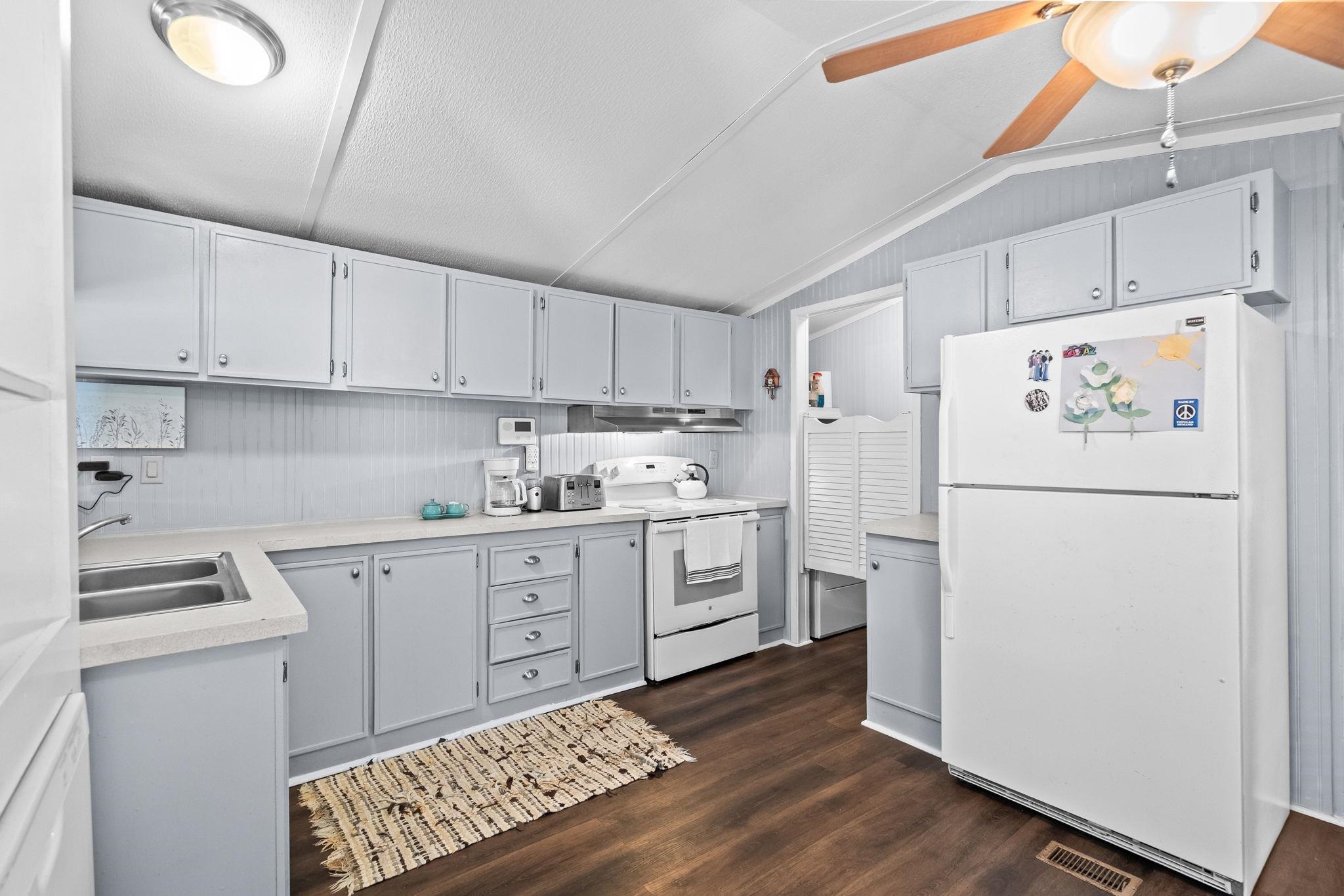 1017 Foxfire Dr. Property Photo 13