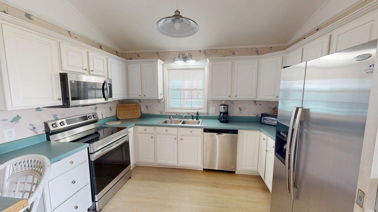 407 25th Ave. N Property Photo 3