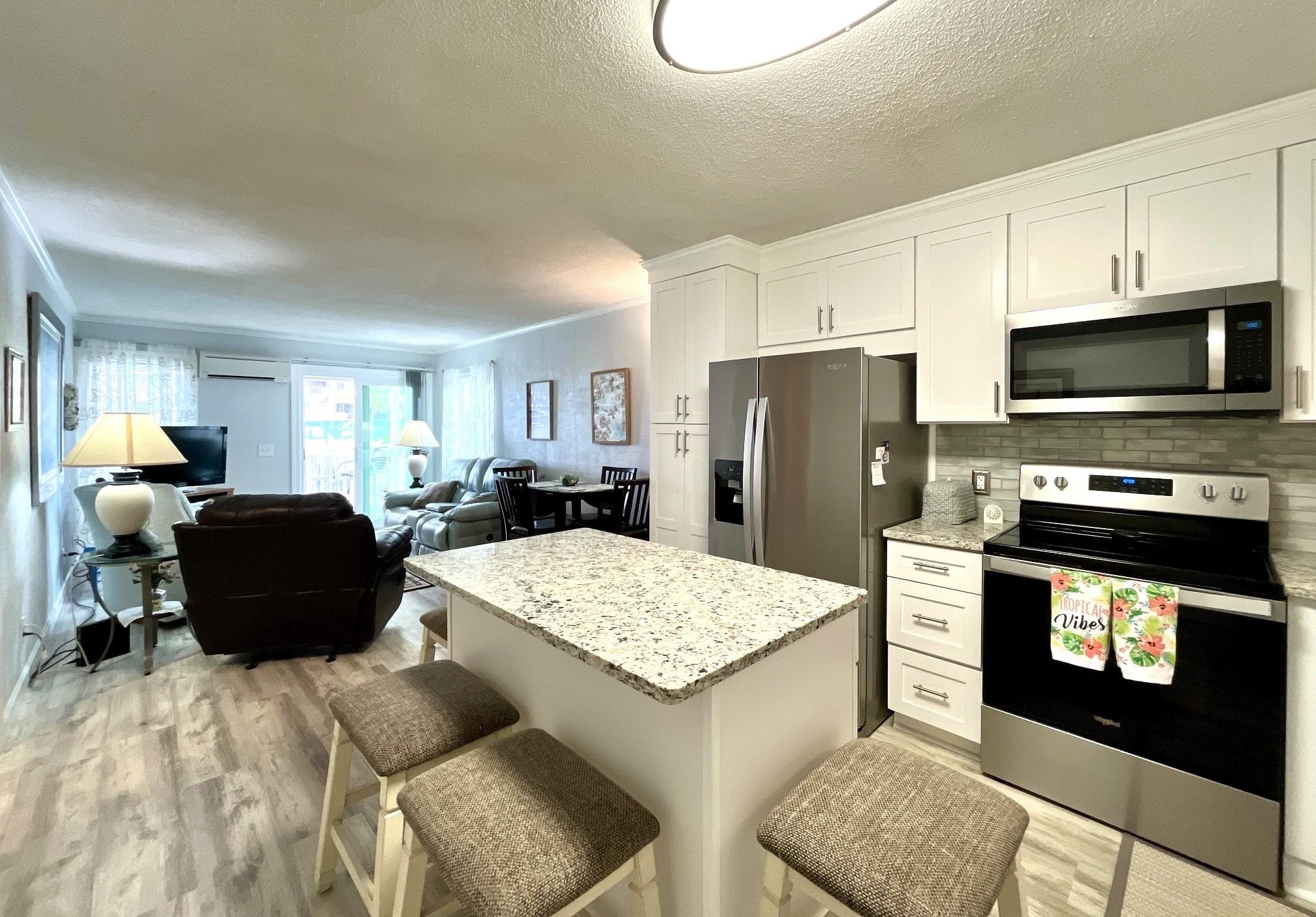 9660 Shore Dr. Property Photo 5