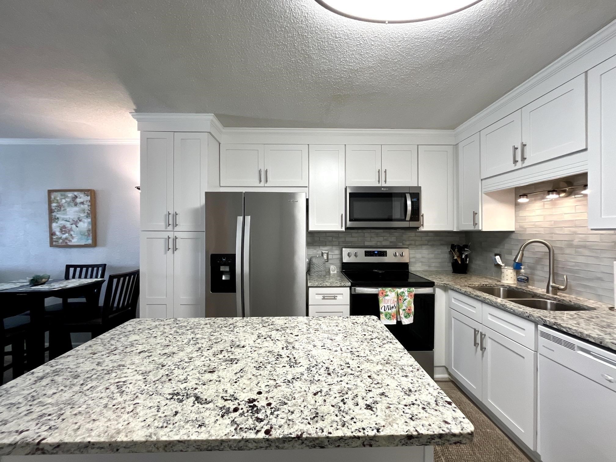 9660 Shore Dr. Property Photo 6