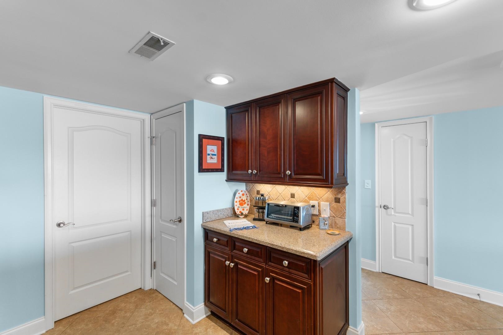 4390 Bimini Ct. Property Photo 6