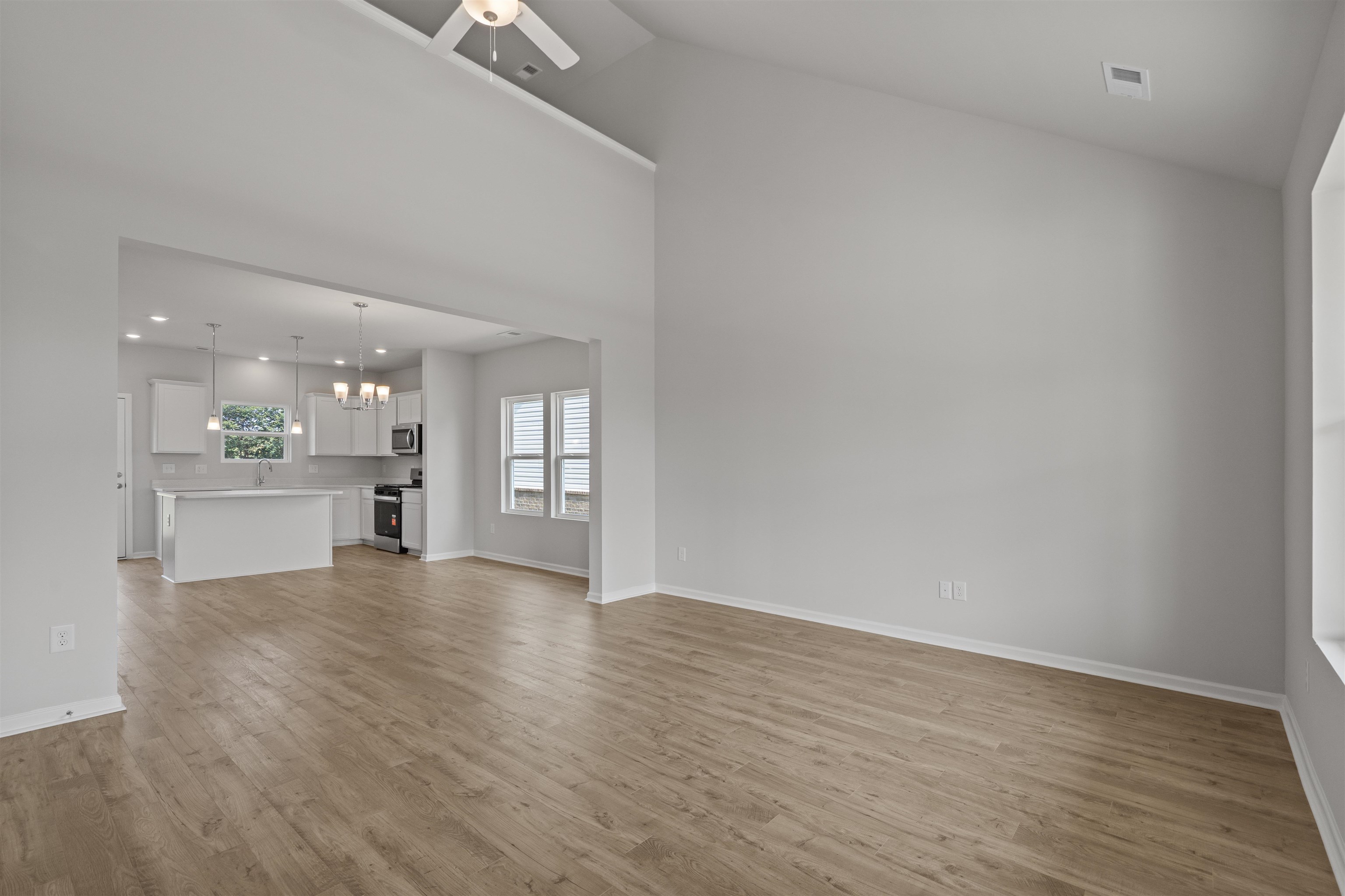 2923 Spain Ln. Property Photo 9