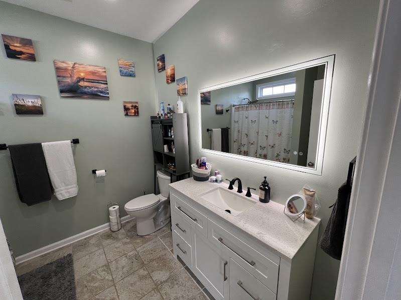 735 Wintercreeper Dr. Property Photo 12