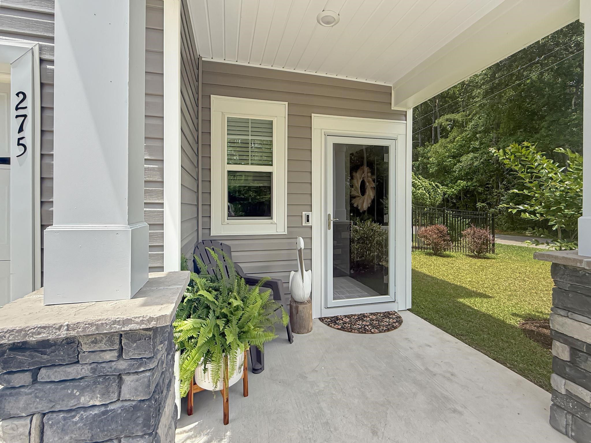 275 Leaflet Loop Property Photo 4