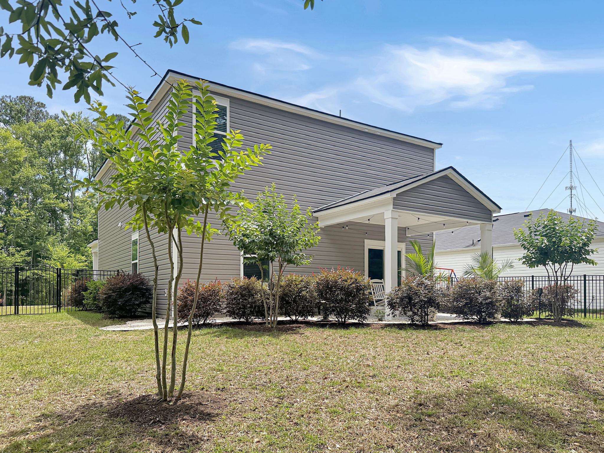 275 Leaflet Loop Property Photo 31