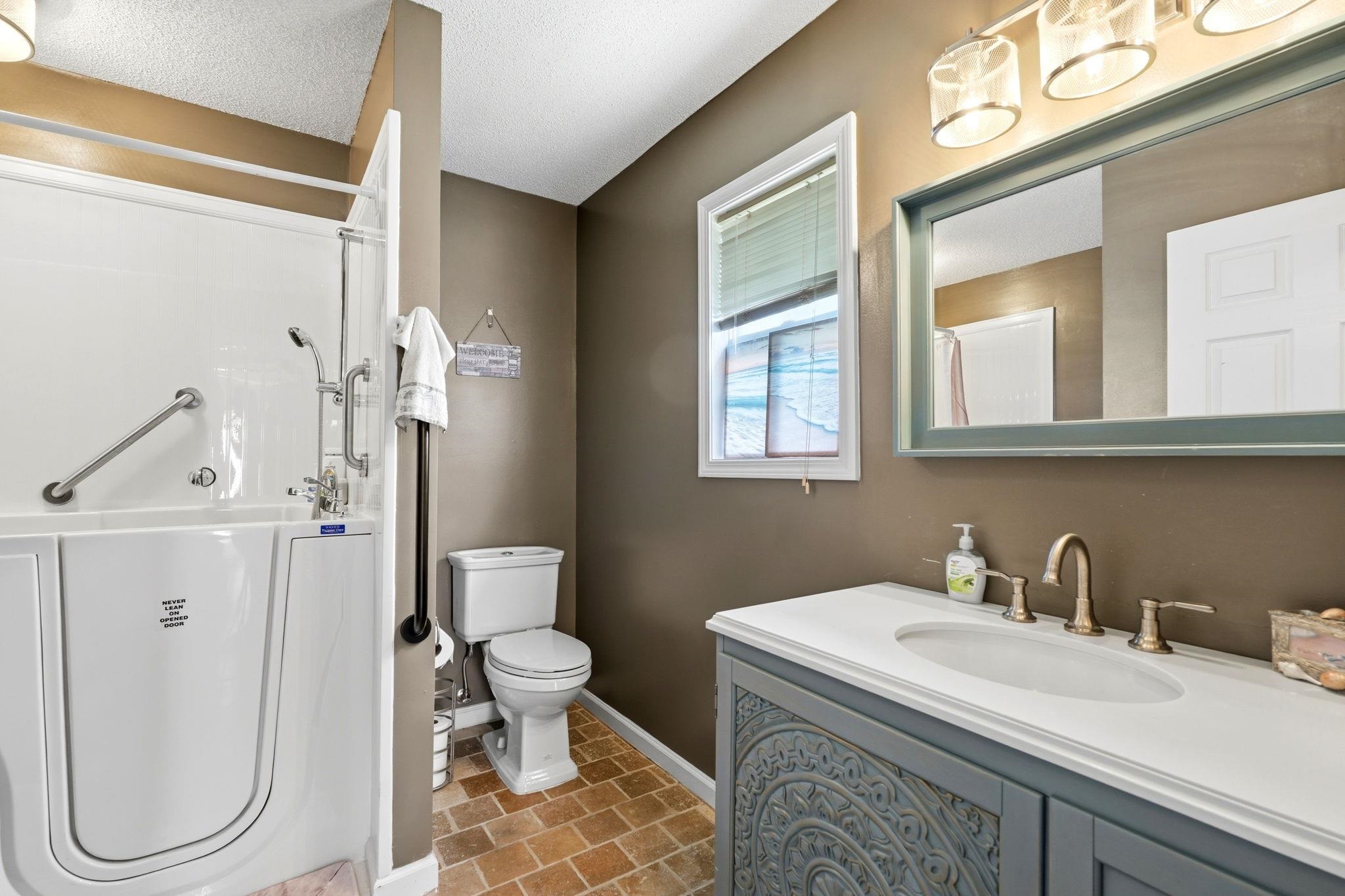 1105 Pantheon Dr. Property Photo 12