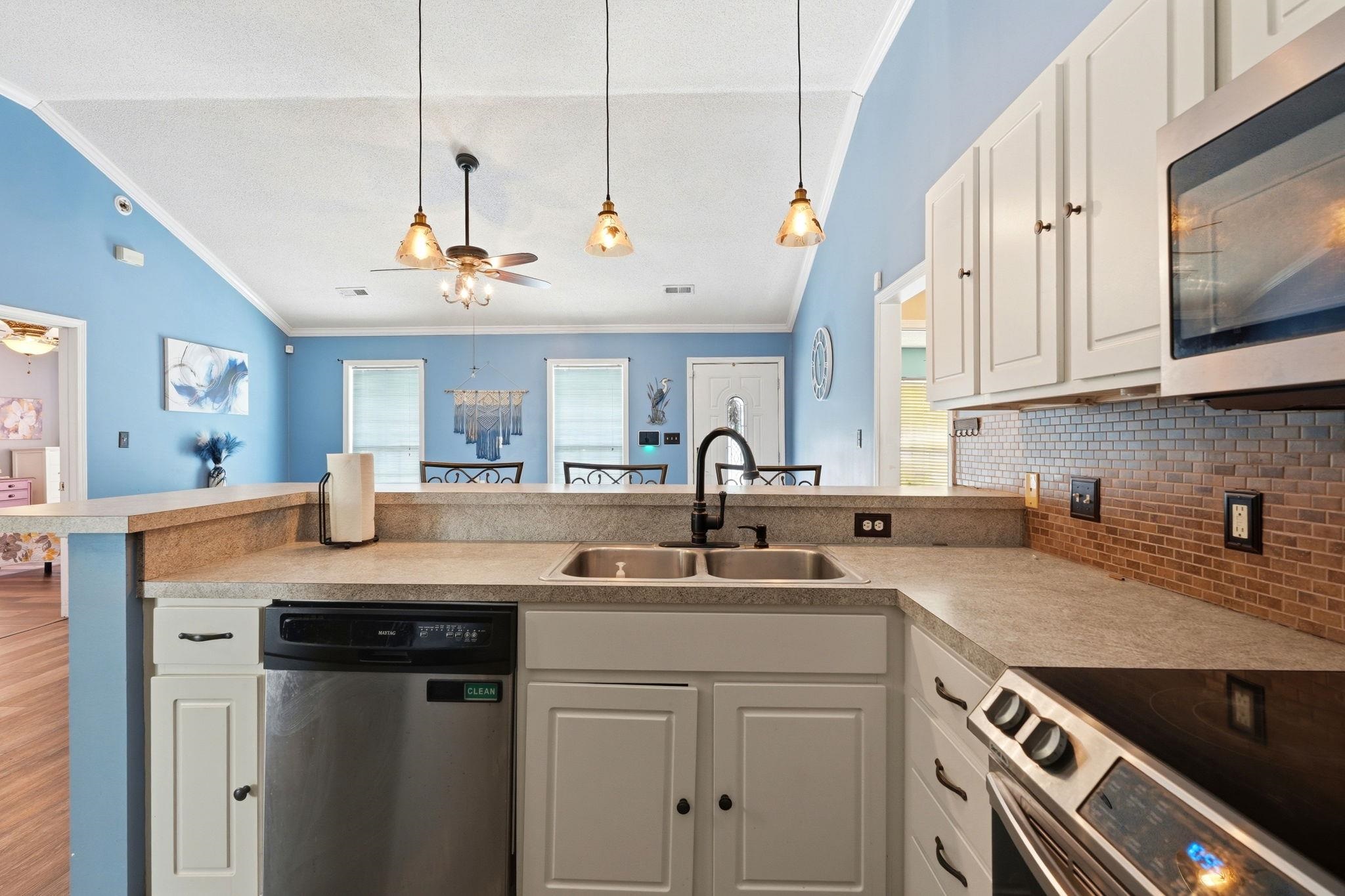 1105 Pantheon Dr. Property Photo 16