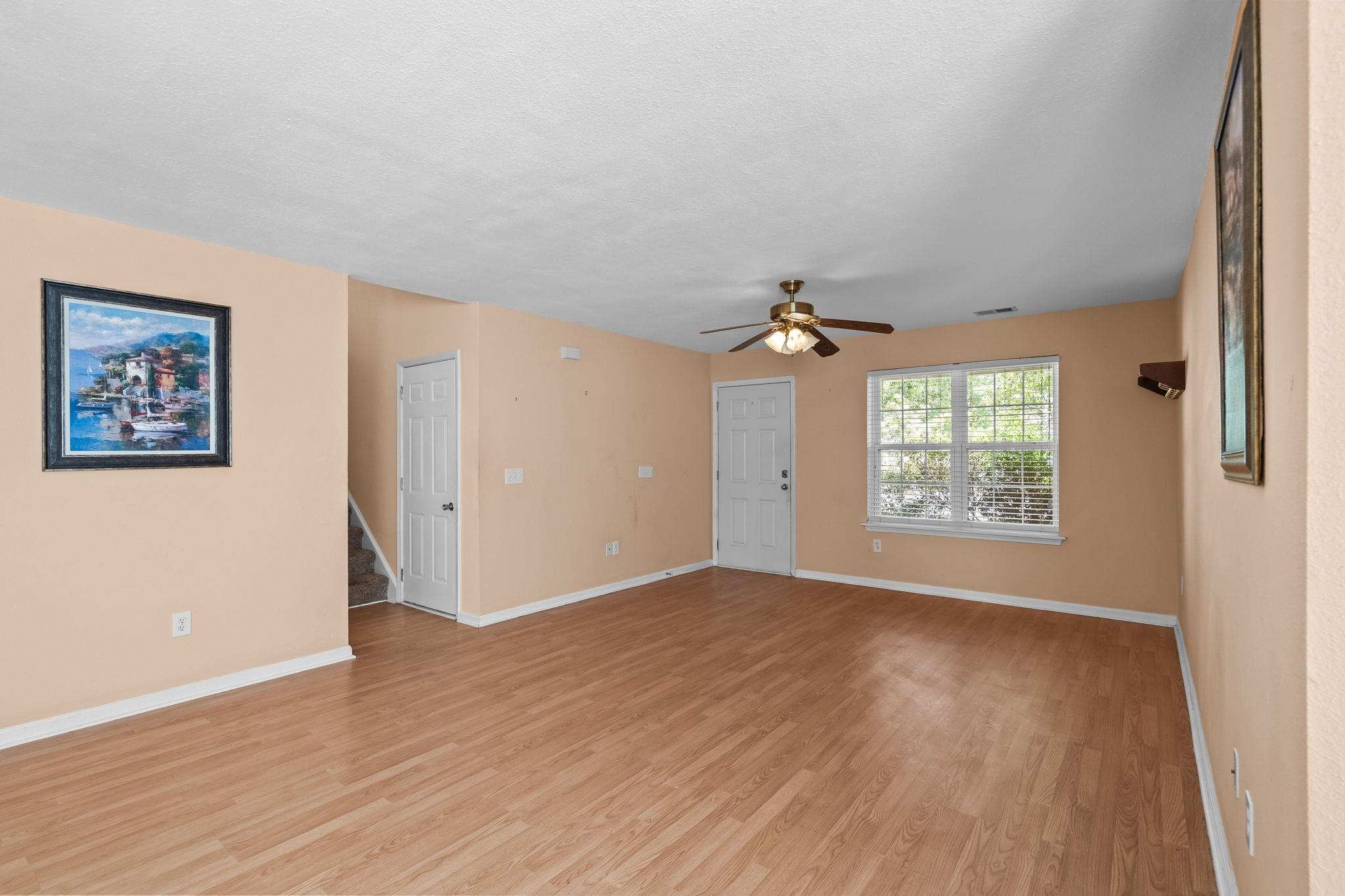 977 Silvercrest Dr. Property Photo 8