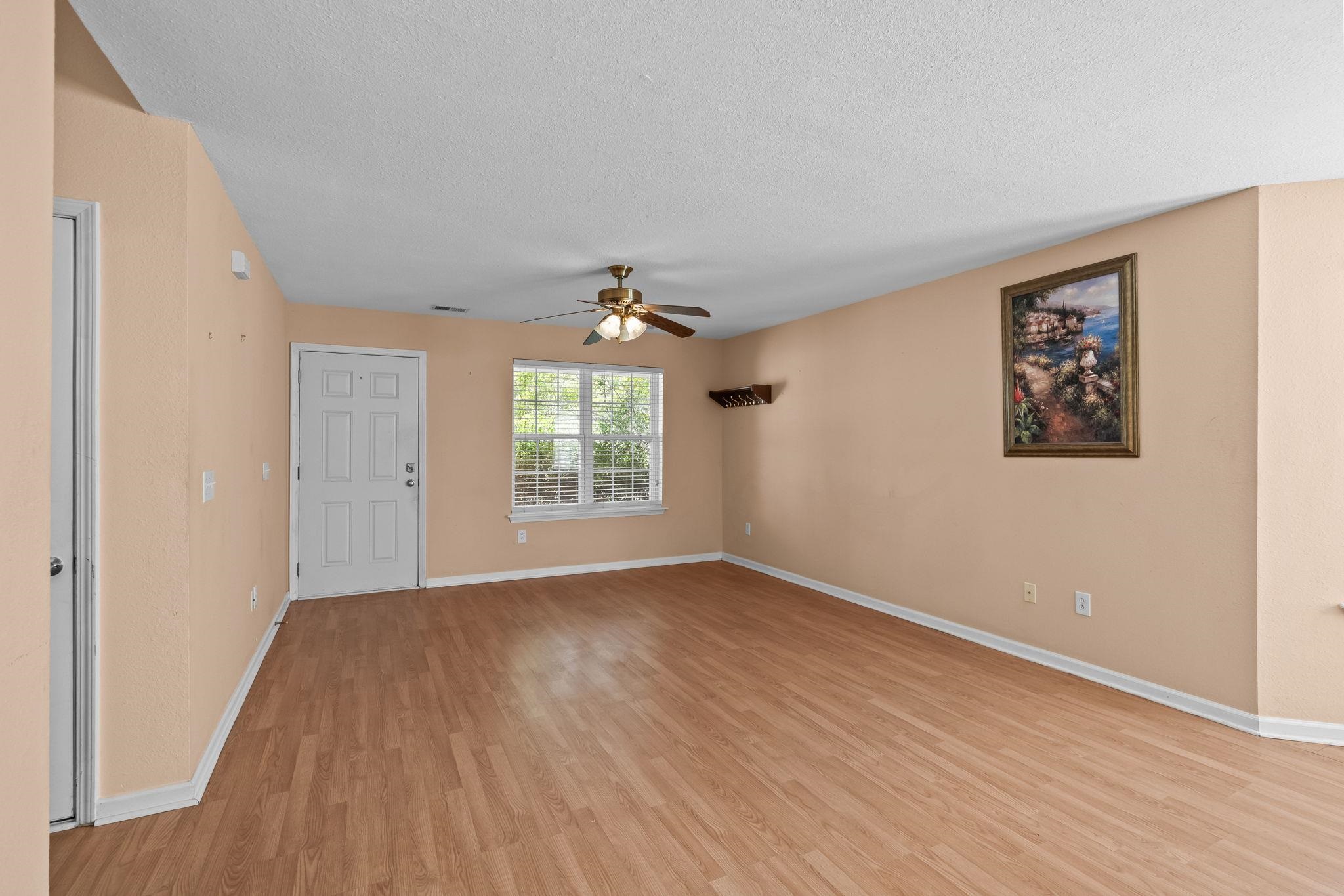 977 Silvercrest Dr. Property Photo 9