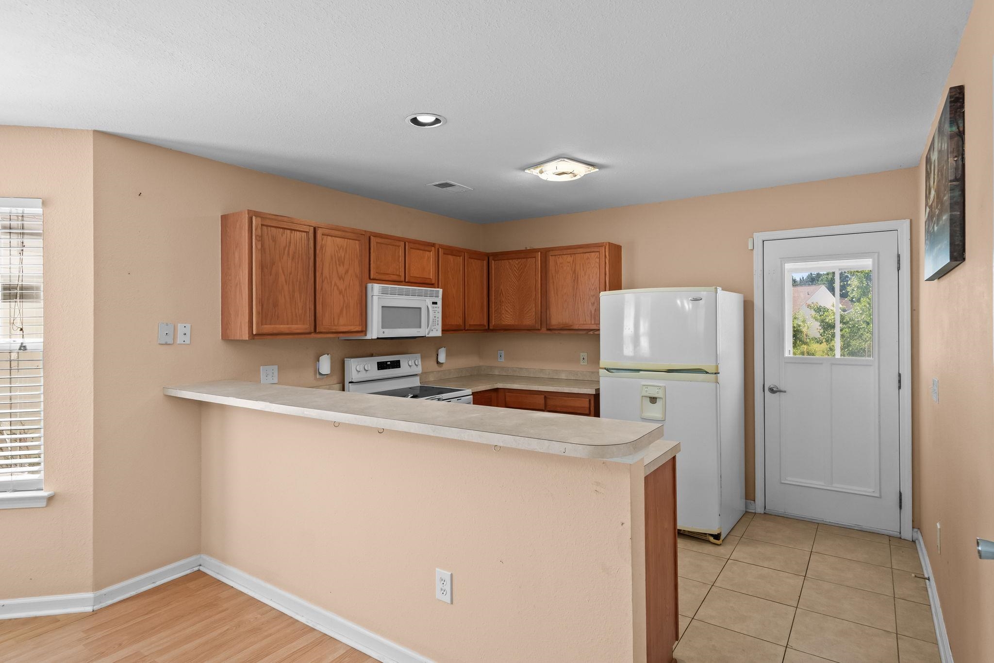 977 Silvercrest Dr. Property Photo 10