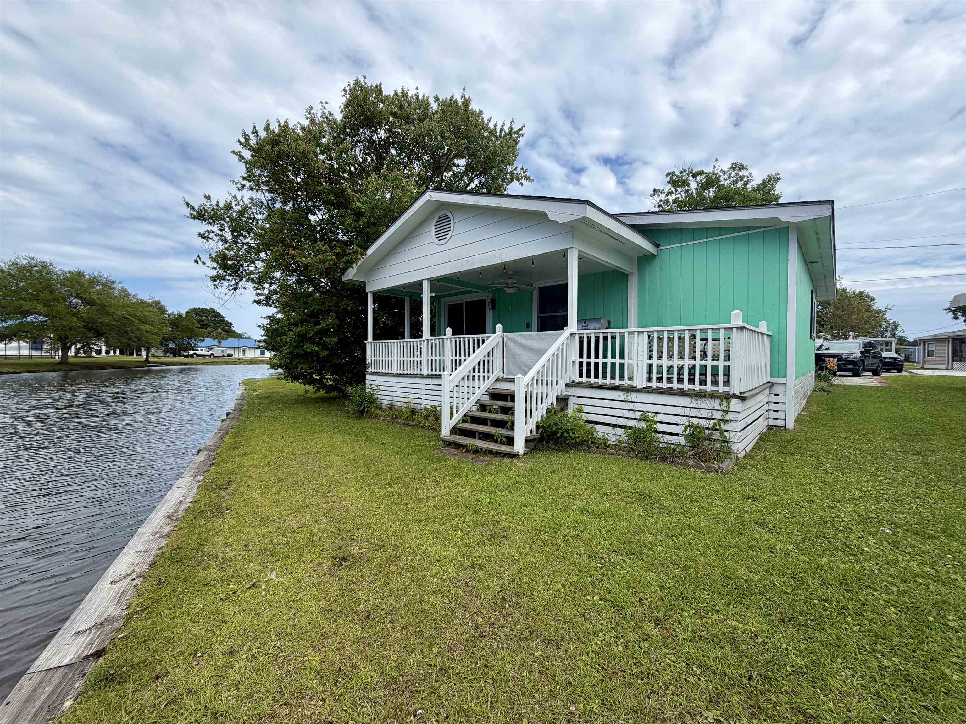 276 Flamingo Ct. Property Photo 2