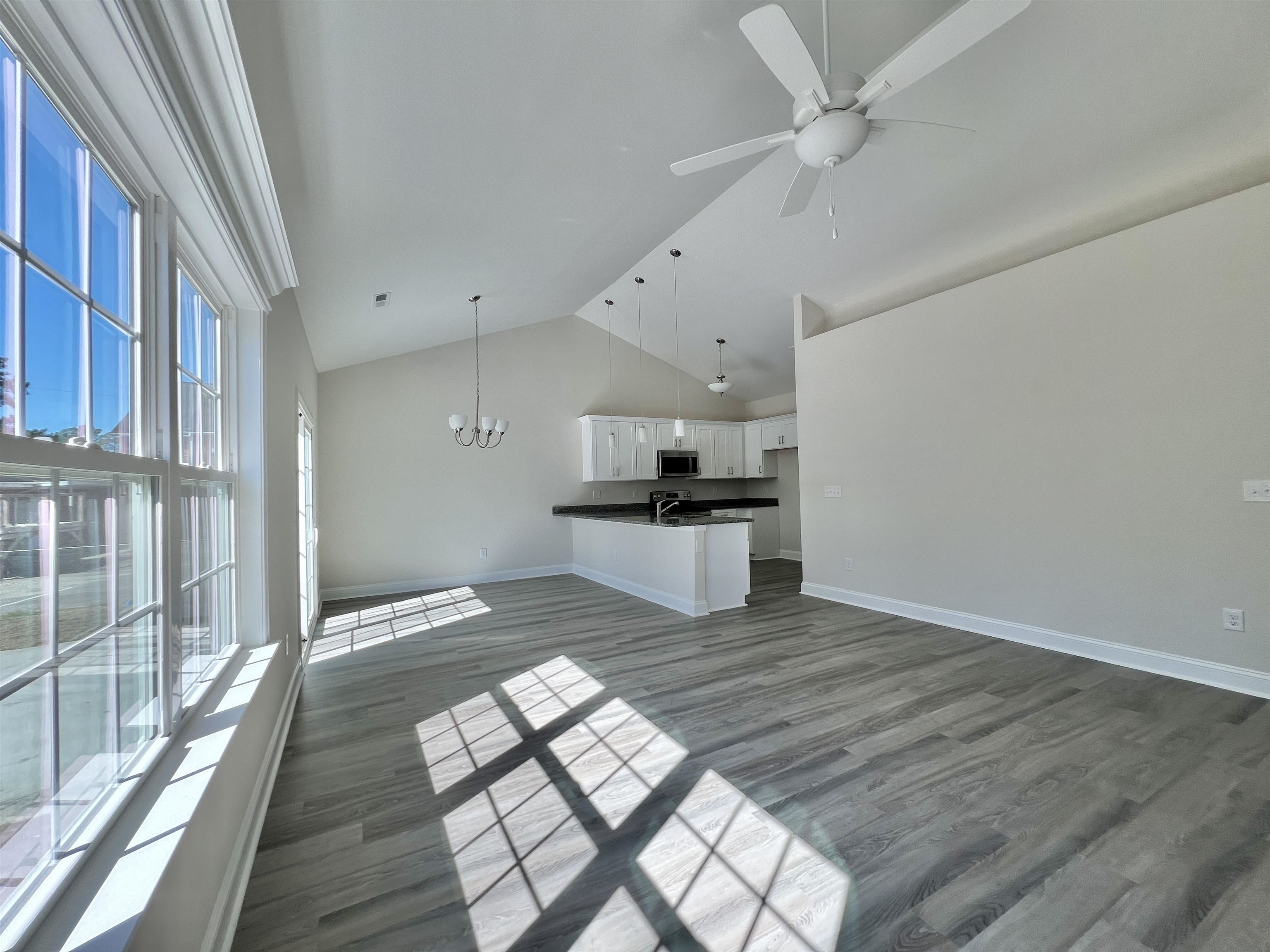 1716 Foster Ave Property Photo 8