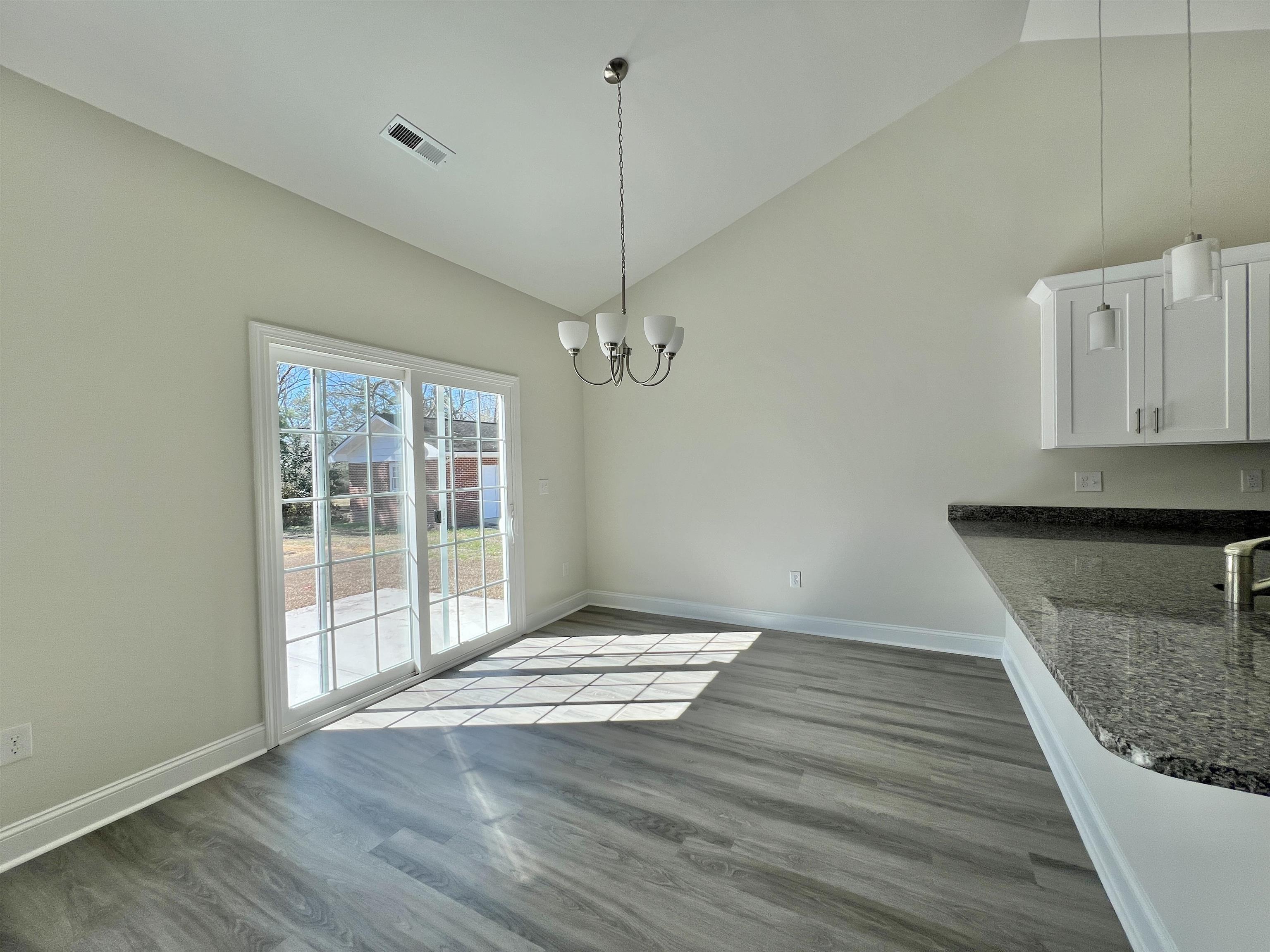 1716 Foster Ave Property Photo 9