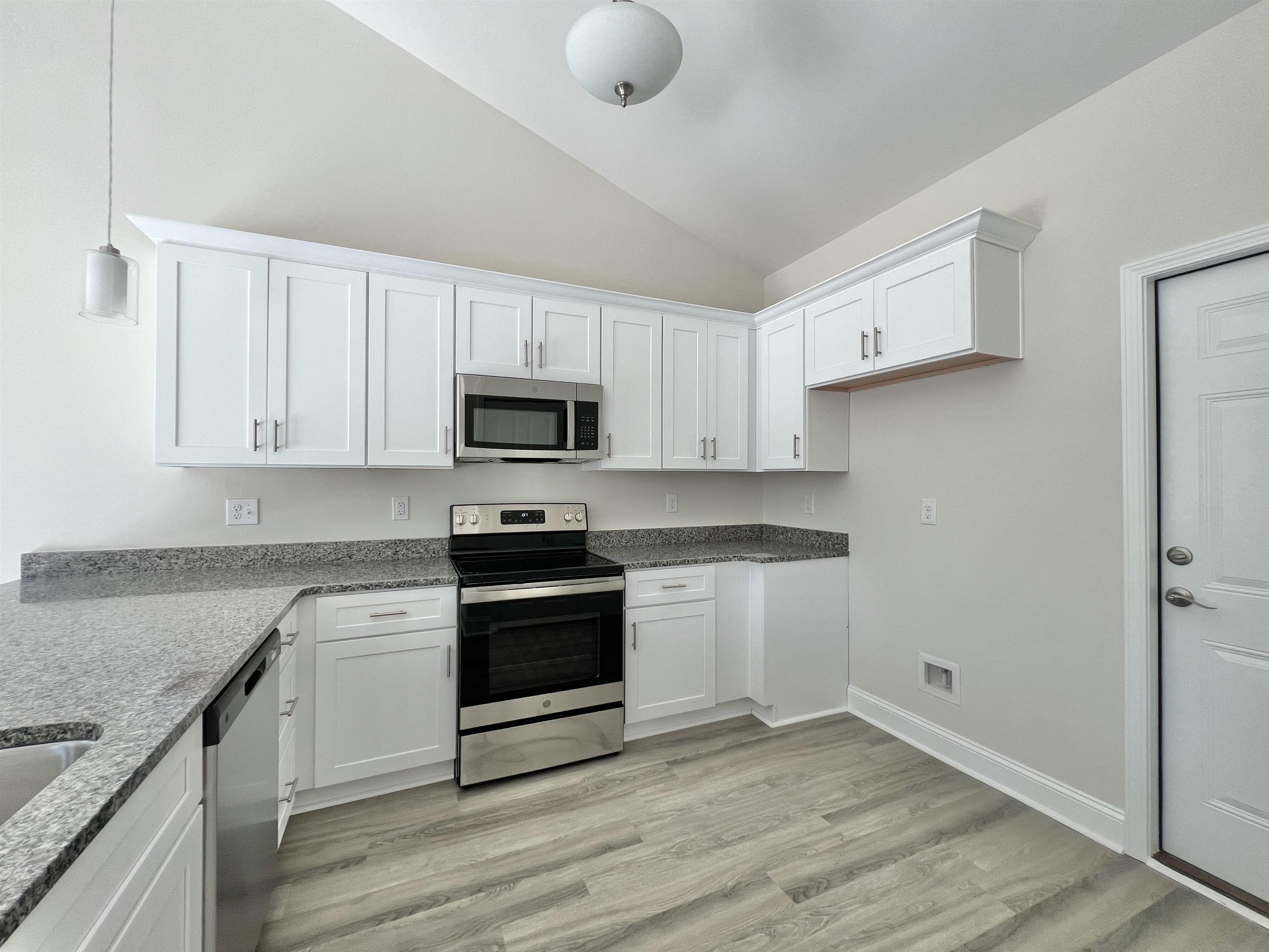 1716 Foster Ave Property Photo 10