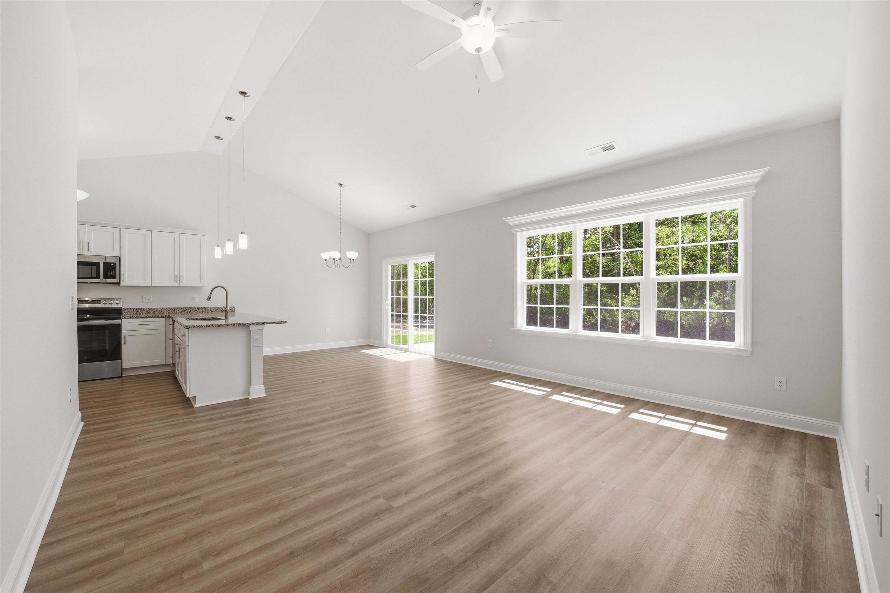 116 Violet Way Property Photo 3