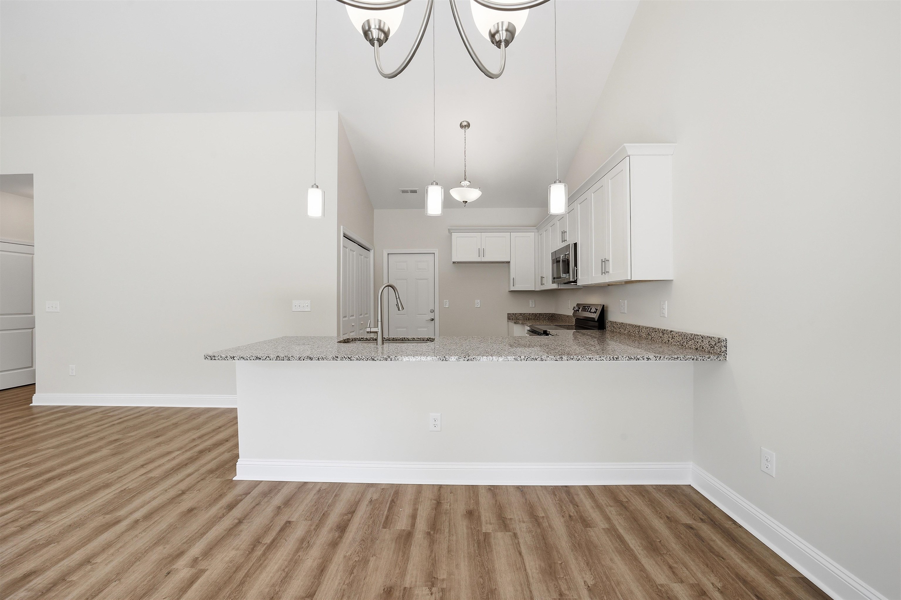 116 Violet Way Property Photo 6