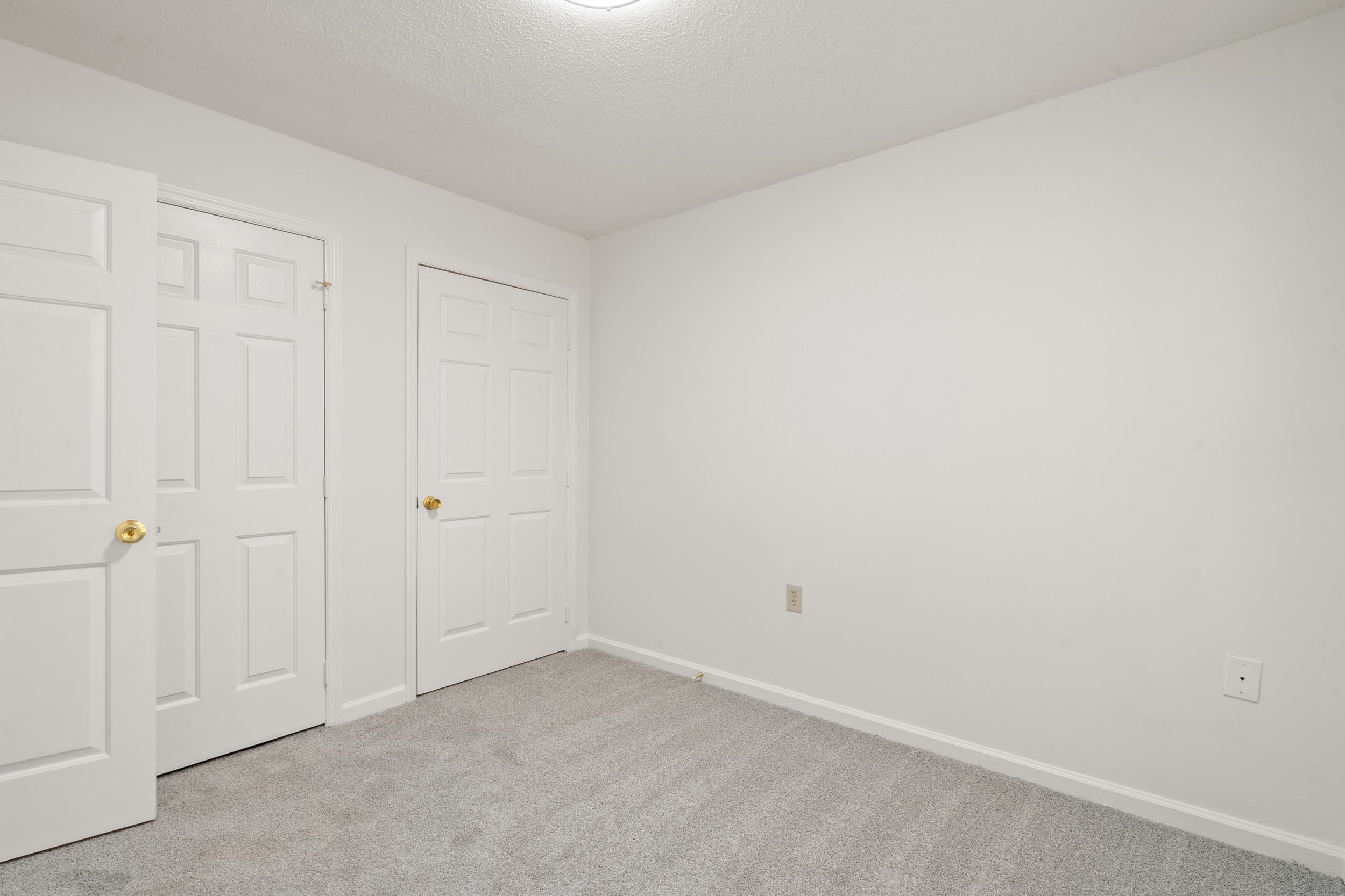 4247 Villas Dr. Property Photo 8