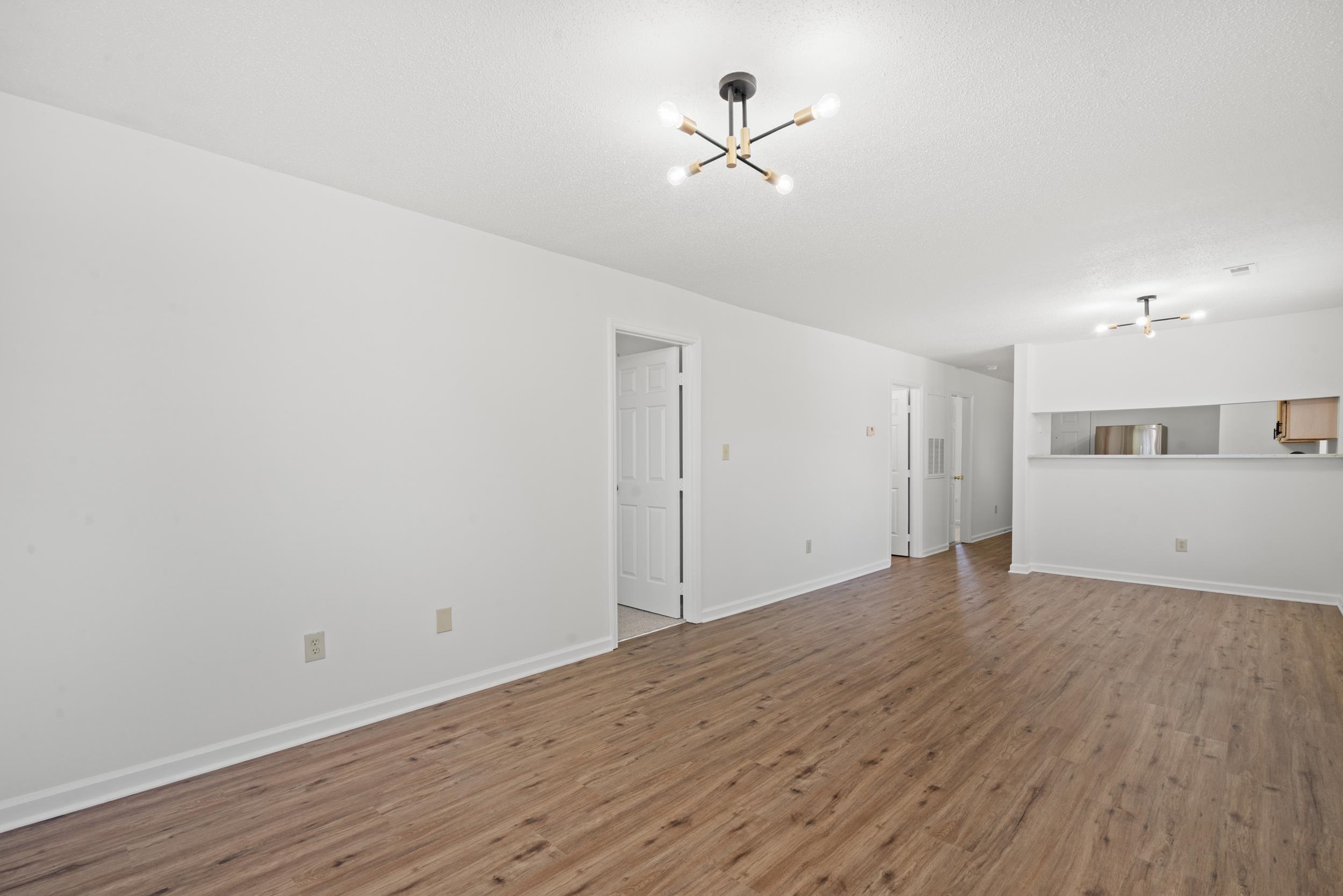 4251 Villas Dr. Property Photo 16