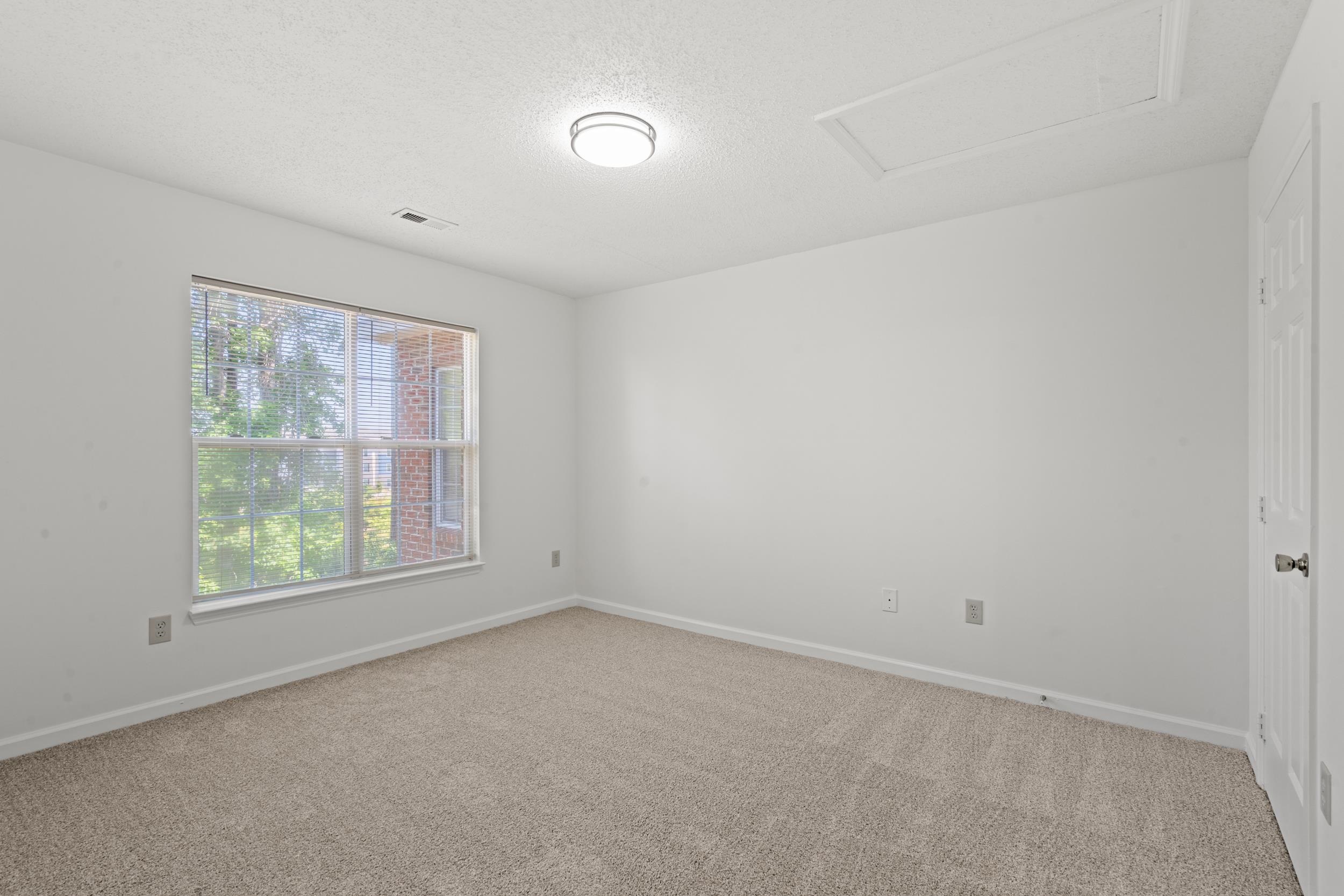 4251 Villas Dr. Property Photo 17