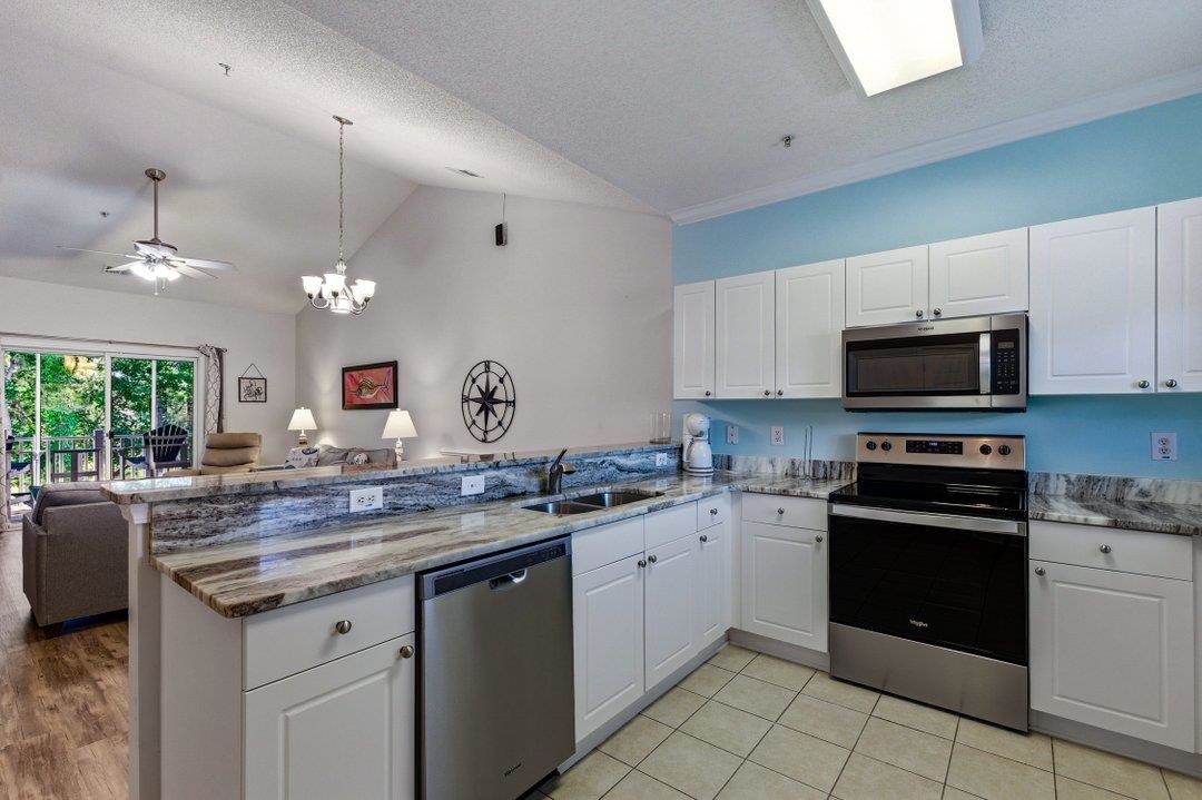 6253 Catalina Dr. Property Photo 4