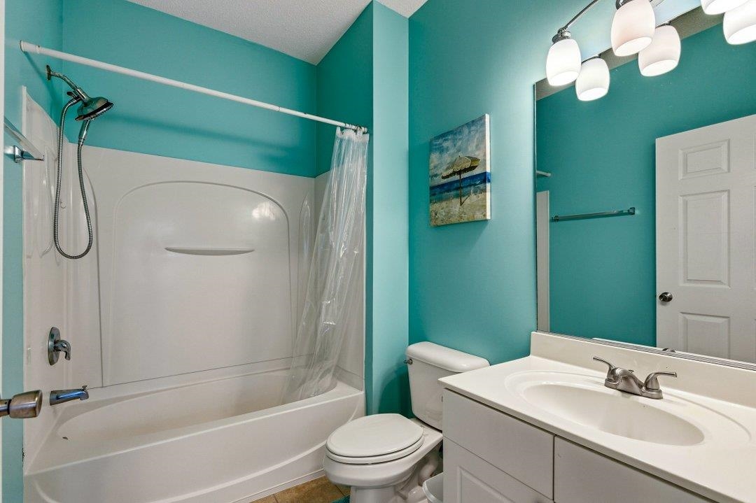 6253 Catalina Dr. Property Photo 11