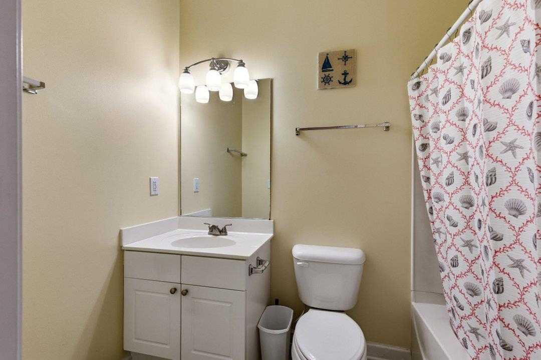 6253 Catalina Dr. Property Photo 14
